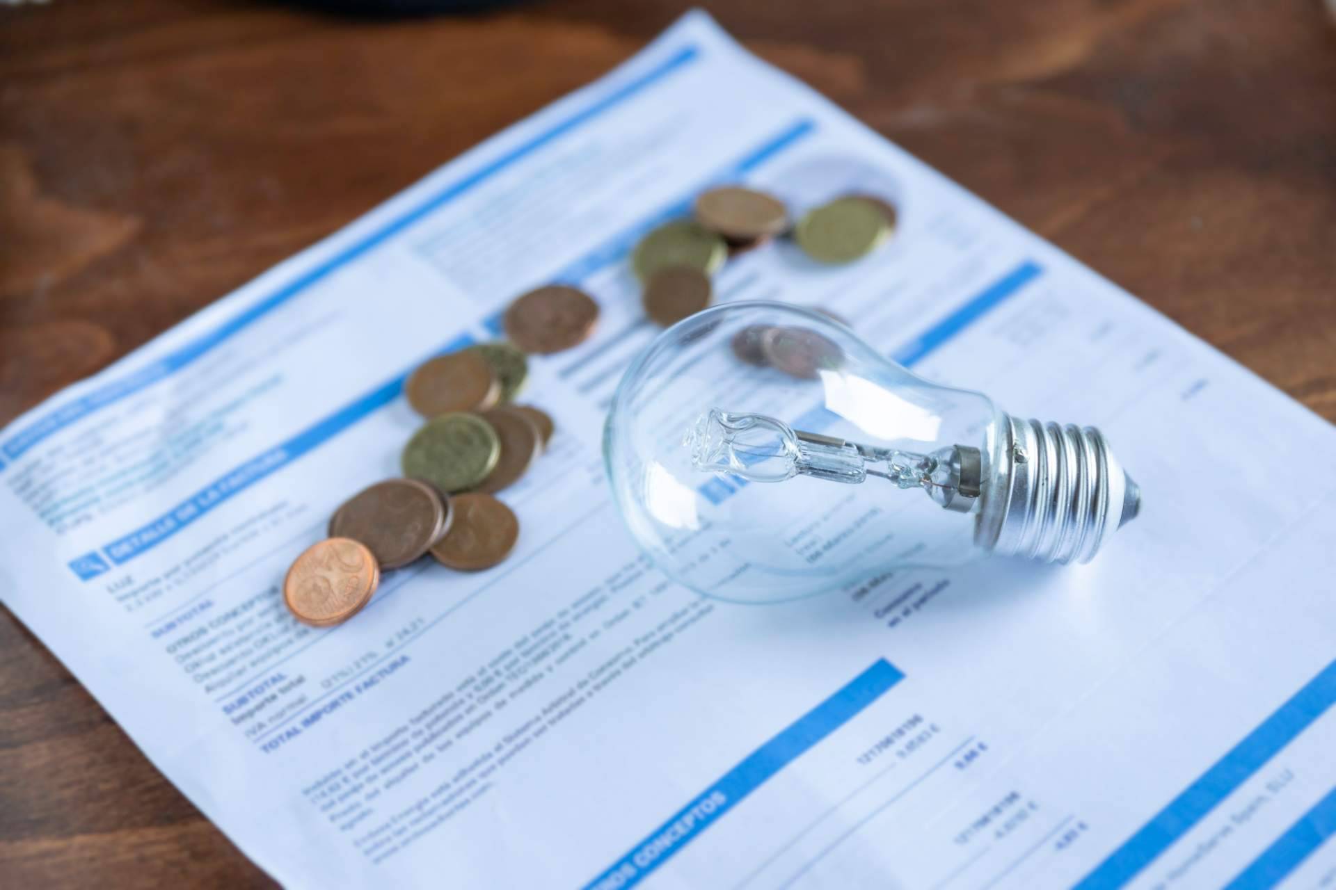 ¿Se ahorra más contratando las tarifas duales de luz y gas?