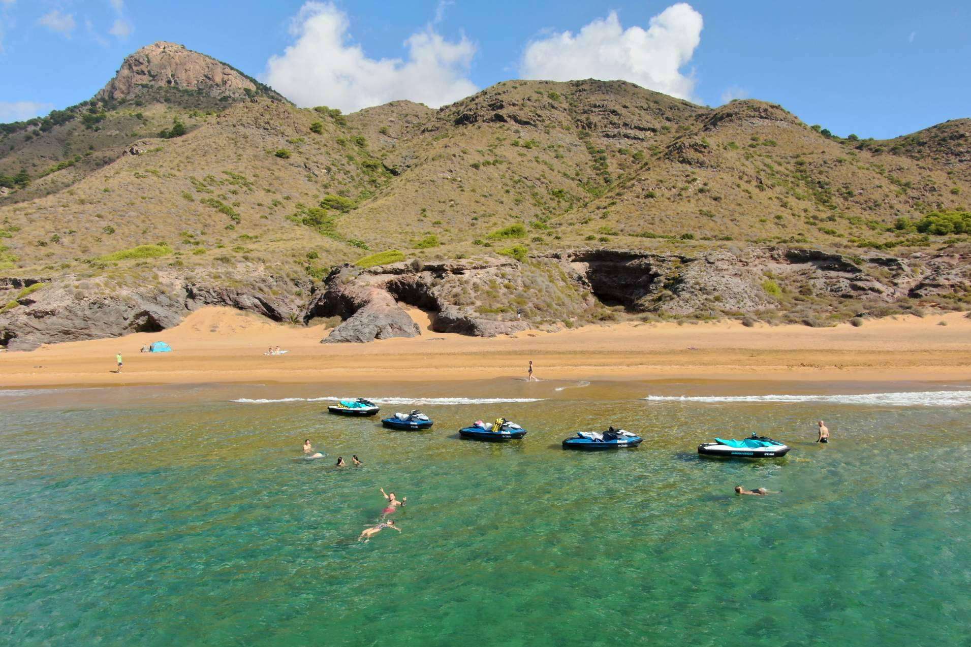 El origen y alquiler motos de agua en La Manga con Kalima Charter