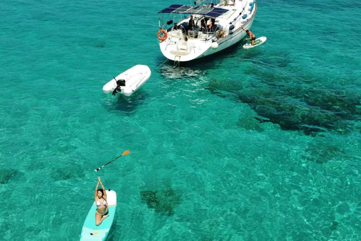 Un día en barco en Ibiza, más de 30 años de experiencia, Navega por Ibiza