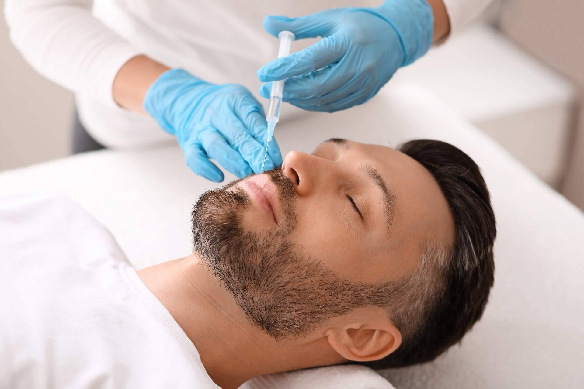 Un resultado natural con los rellenos faciales con ácido hialurónico, de la mano de Alluring Clinic