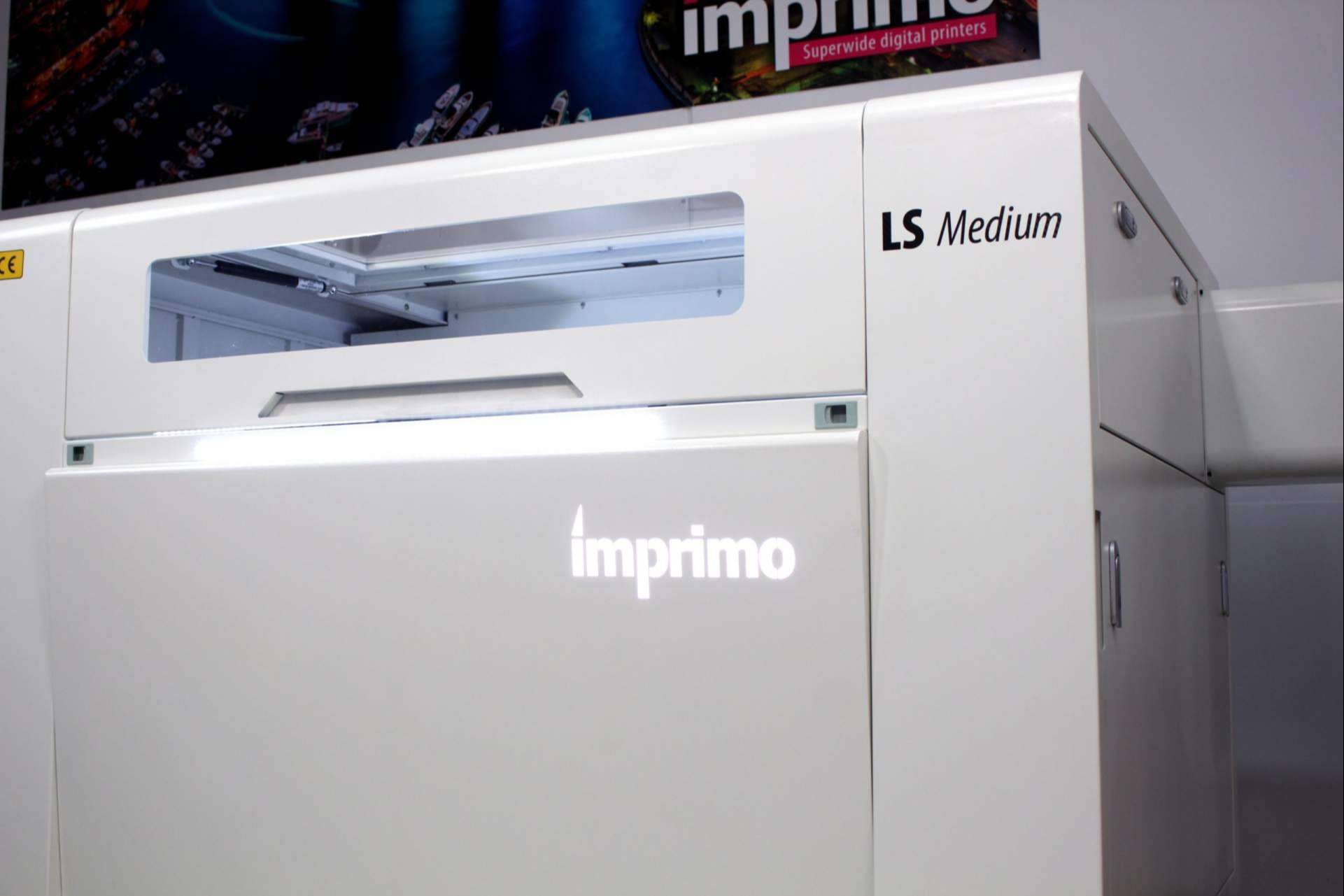 Cortar y grabar con alta precisión y detalle gracias a la Imprimo Láser CO₂