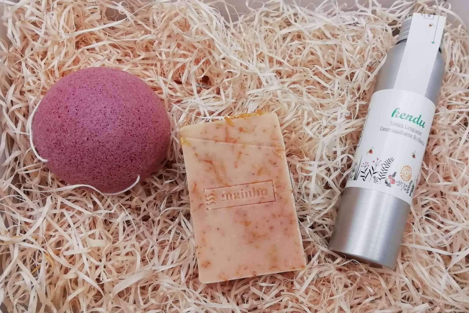 Las razones por la que lo venden como cosmética natural a pesar de tener envases de plástico