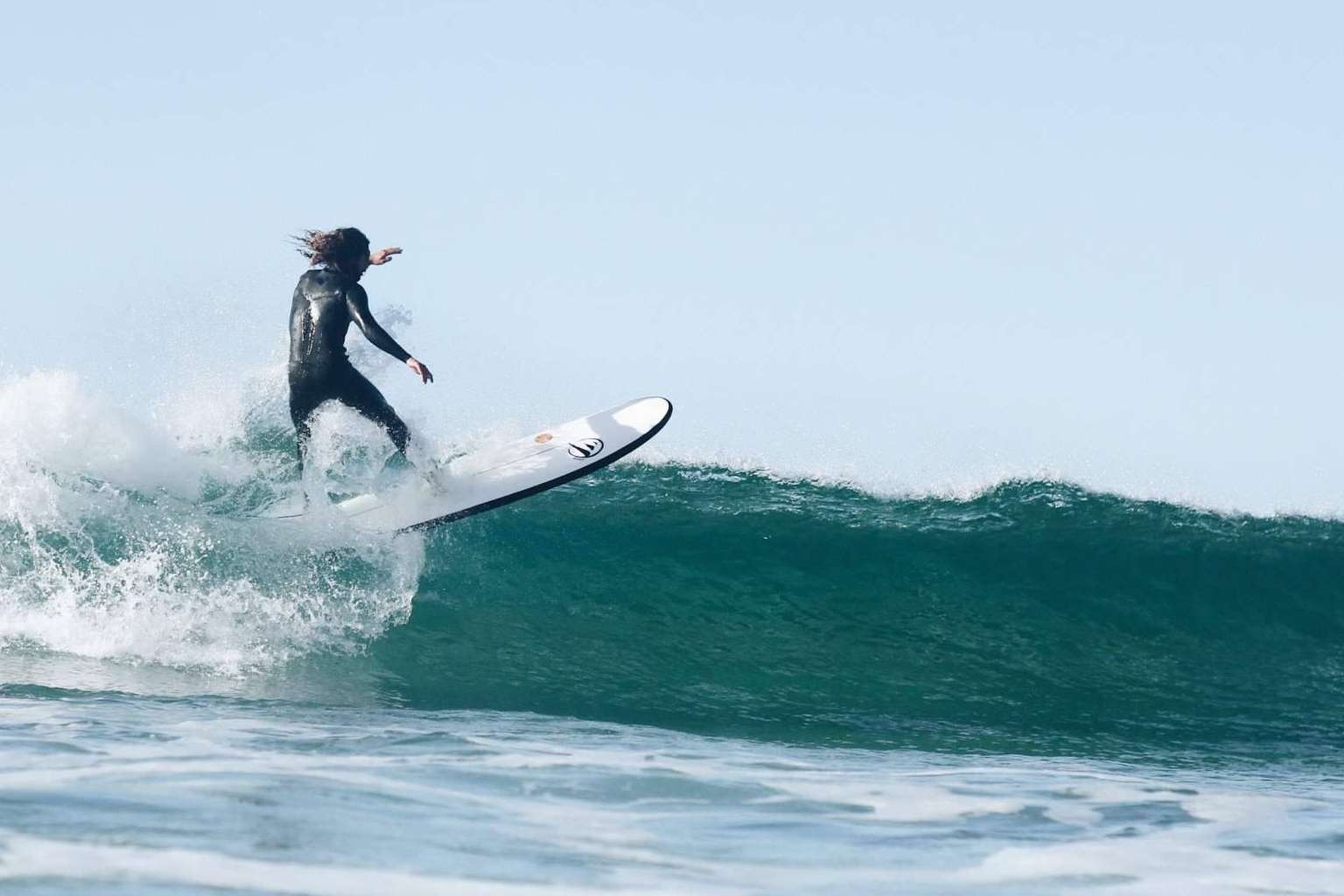 ¿Cómo elegir la tabla de surf adecuada para empezar en el mundo del surf?