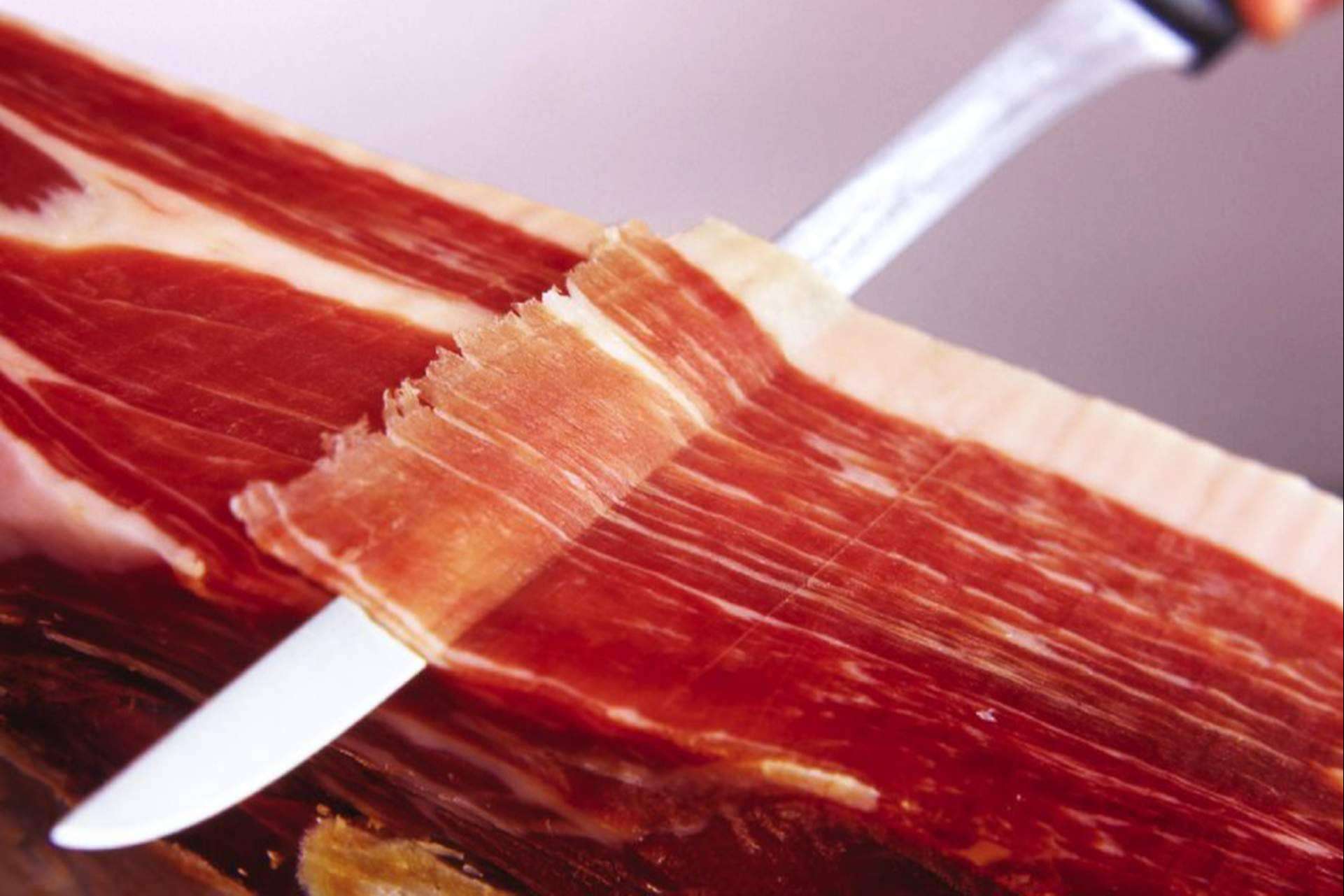 Los trucos de Enrique Tomás para abrir un jamón ibérico