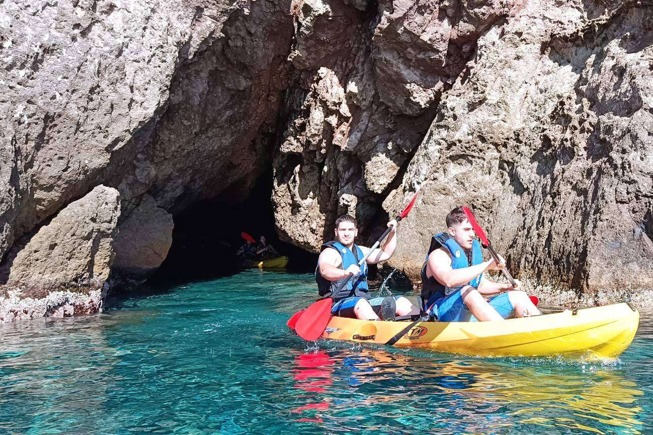 KayakSur se posiciona como uno de los líderes en rutas en kayak y snorkel en Cabo de Gata