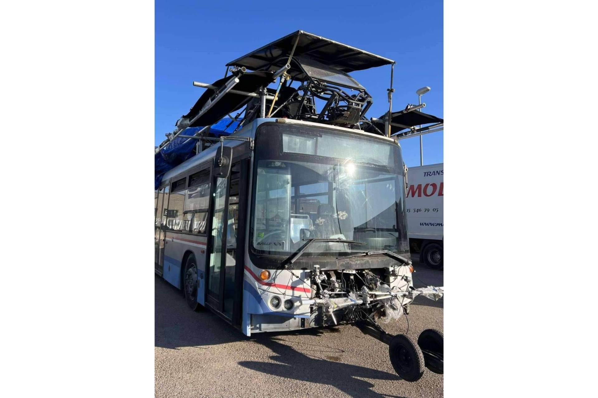 Autobús modificado para la película 'Tu también lo harías', construído por In Extremis Film Services