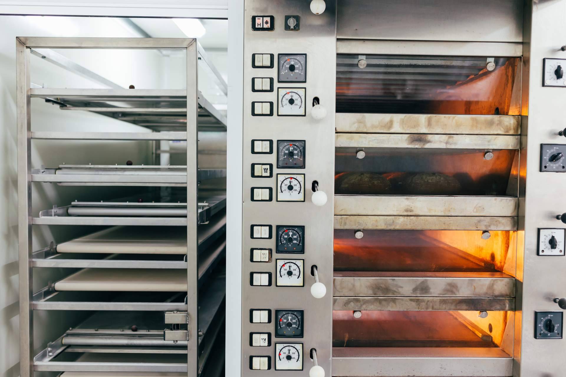 Equipar una cocina profesional con un horno industrial, ¿por qué es importante?