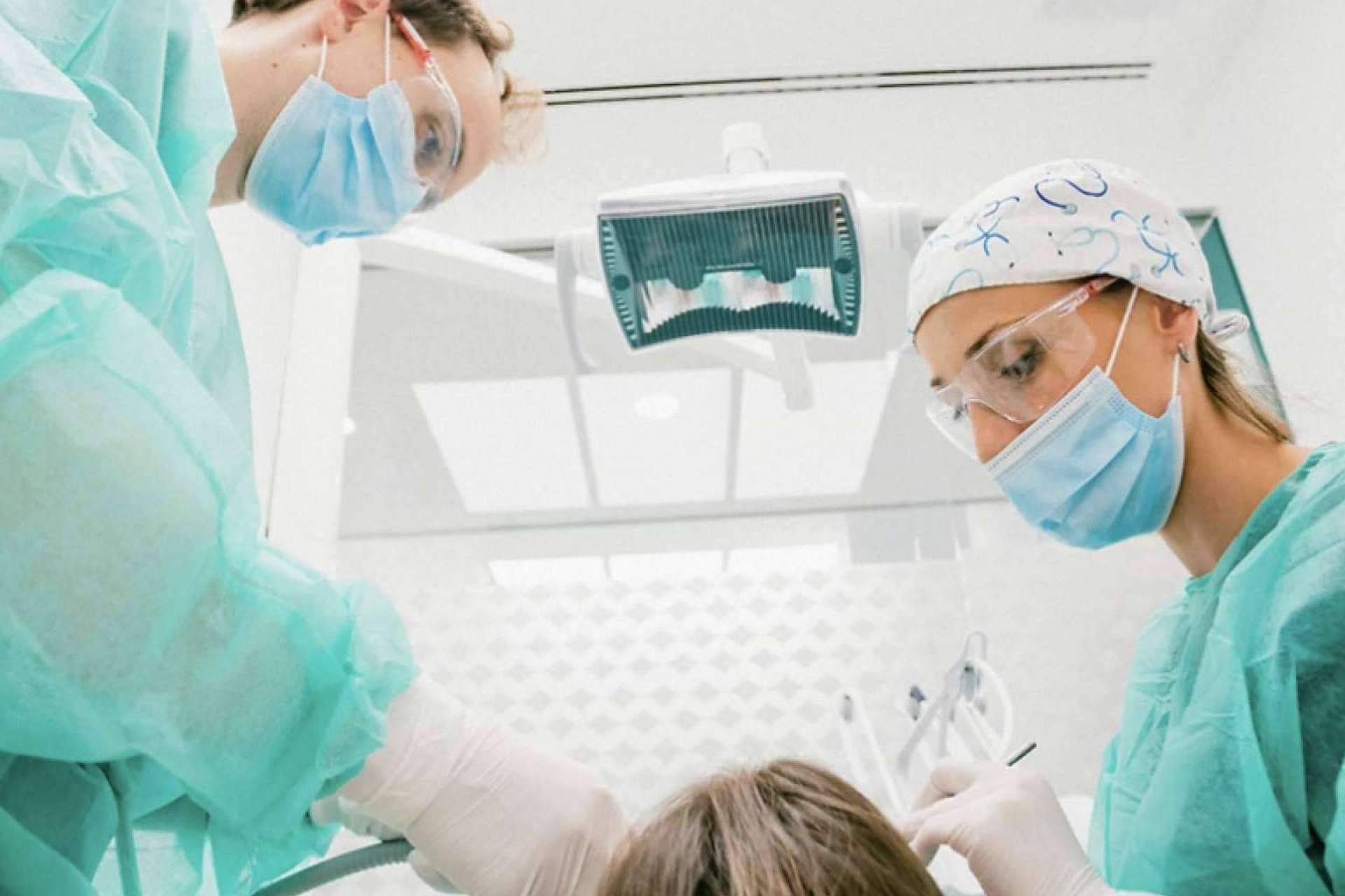 Periodoncia, ¿por qué es importante cuidar las encías?
