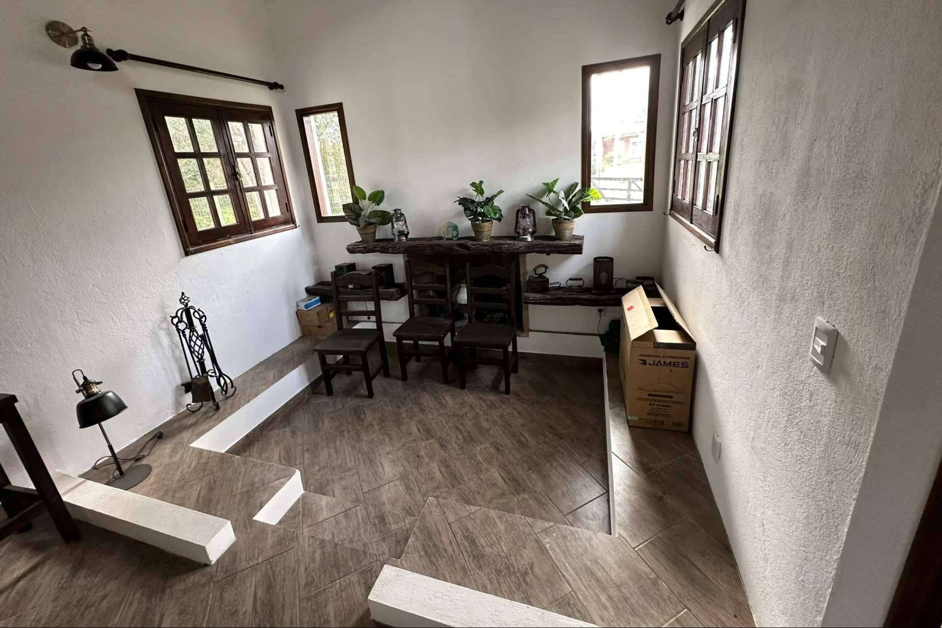 Estudio Pinares es una empresa constructora ubicada en Uruguay