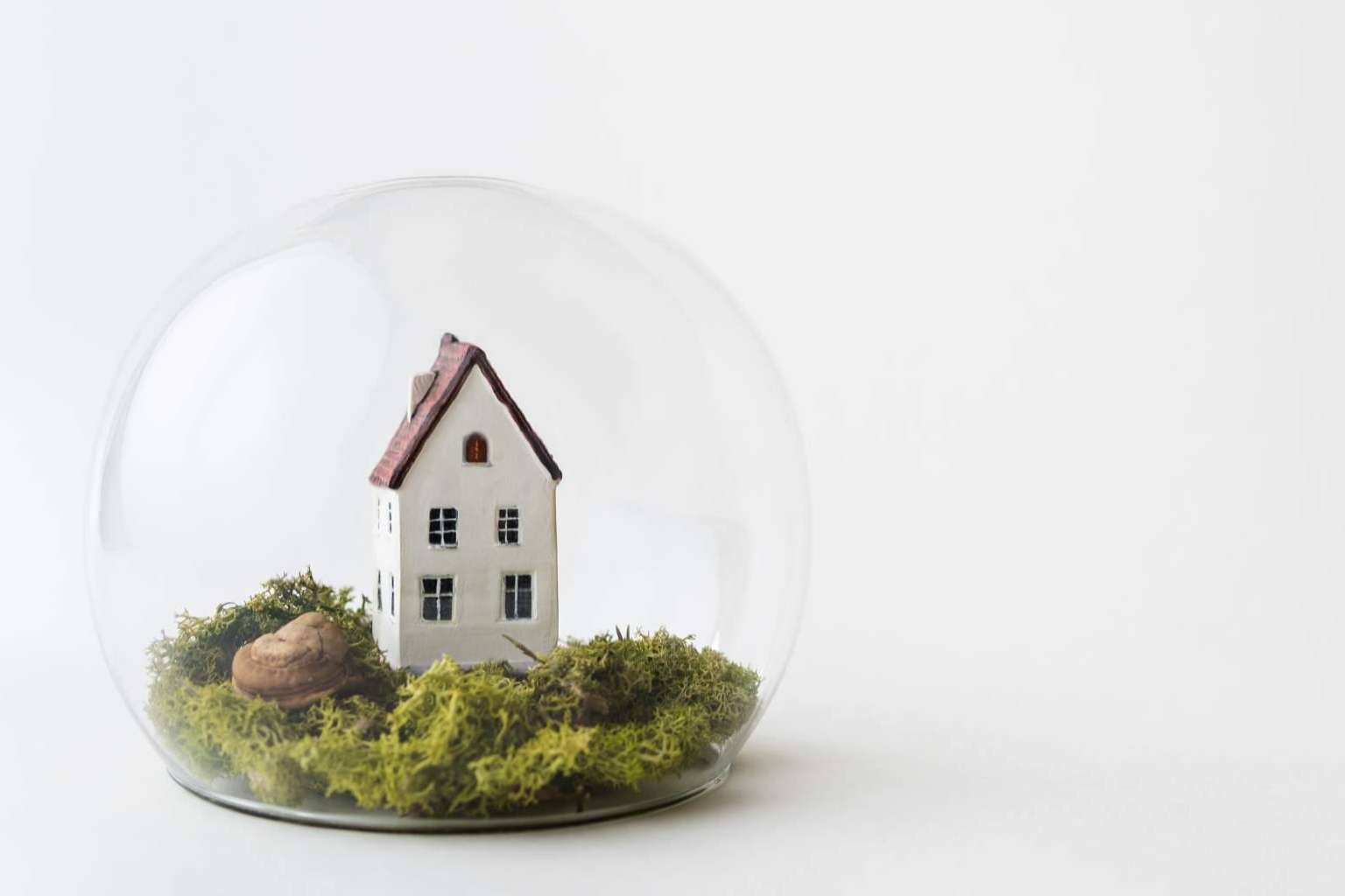 ¿Cómo se debe preparar el hogar antes de irse de vacaciones?