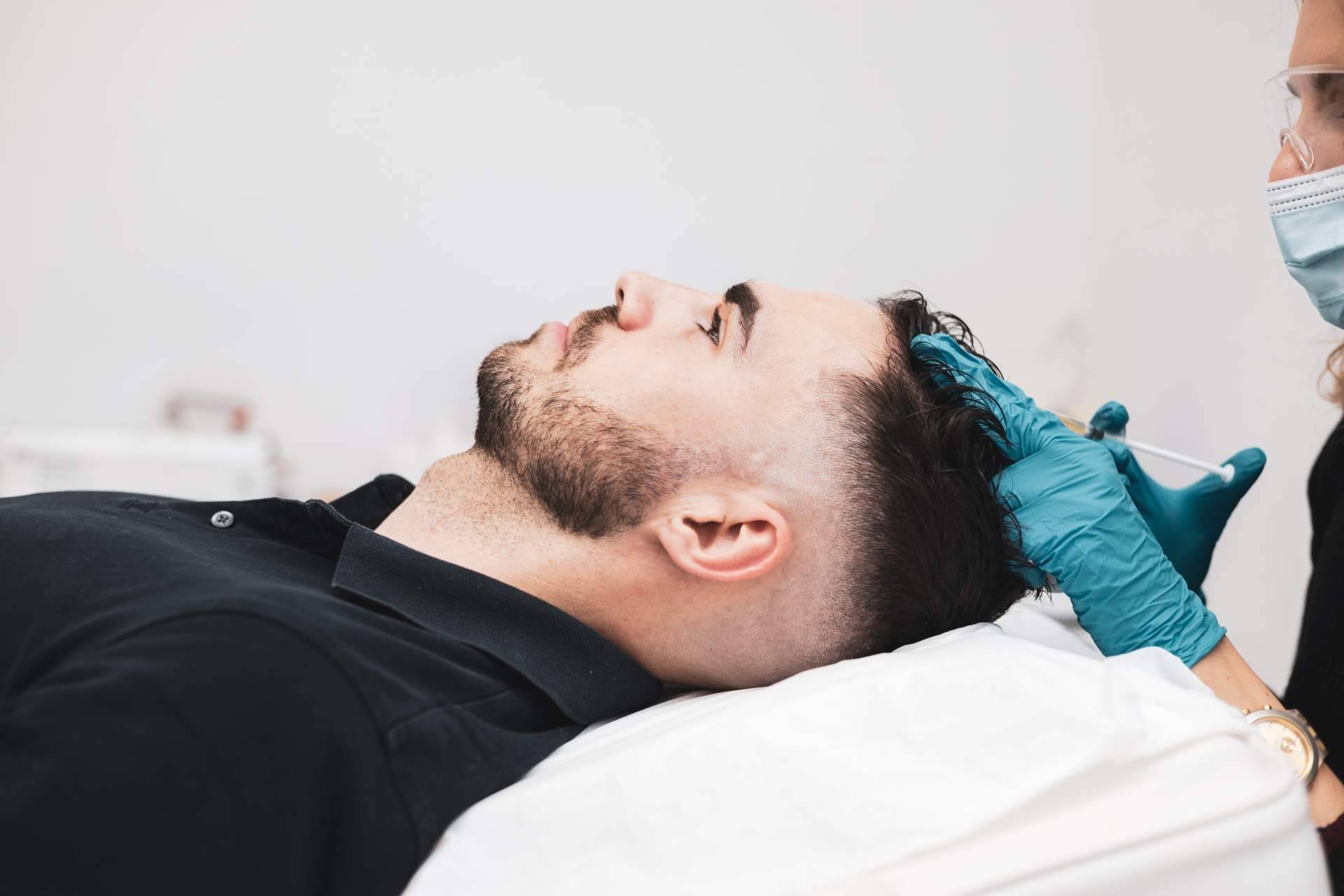 El tratamiento de mesoterapia capilar de Capilar Innovation Clinic, junto a su experto doctor Jesús Mora, para poner fin a la caída del cabello