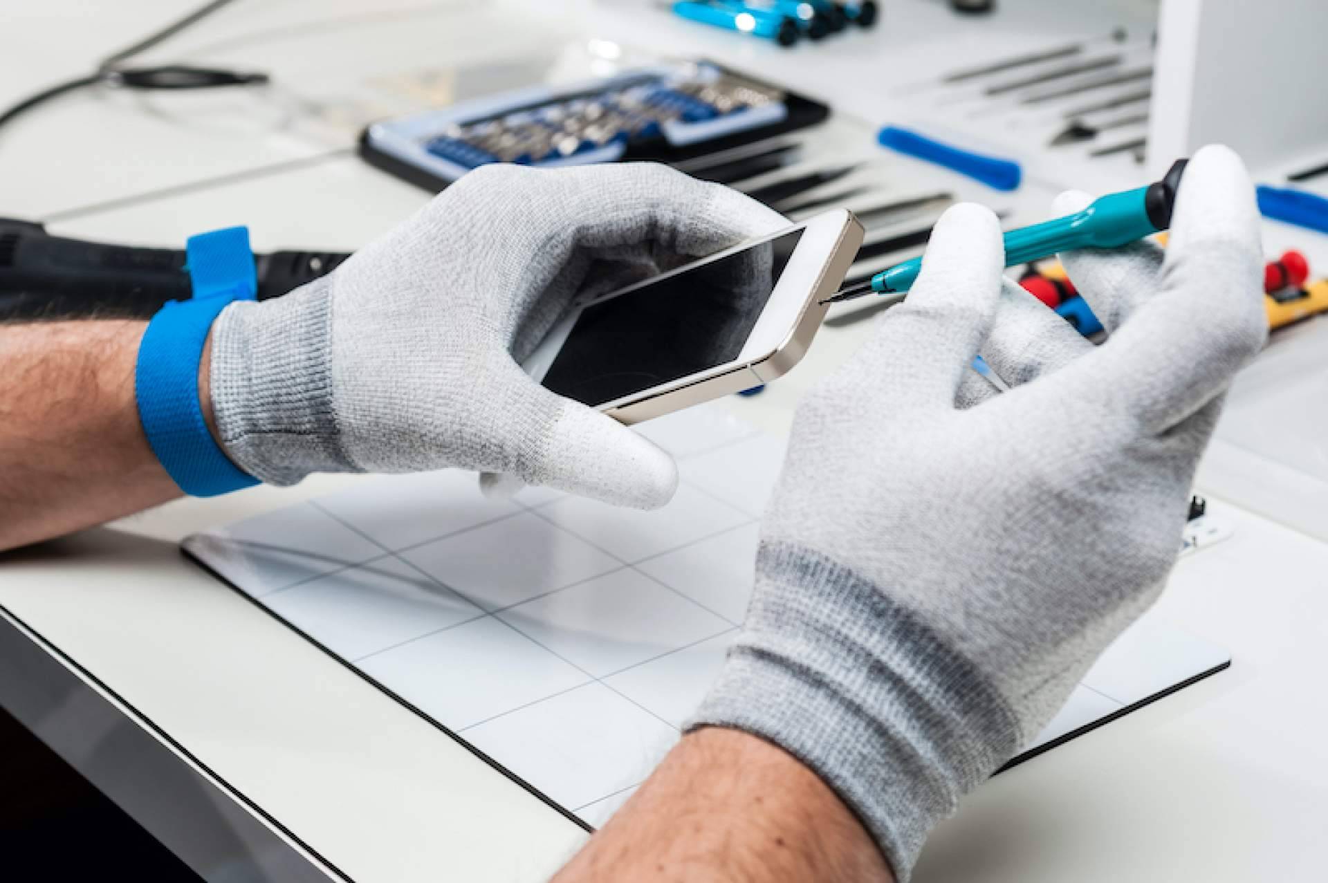 Mundo del Móvil ofrece ventajas en las reparaciones de móviles en Madrid