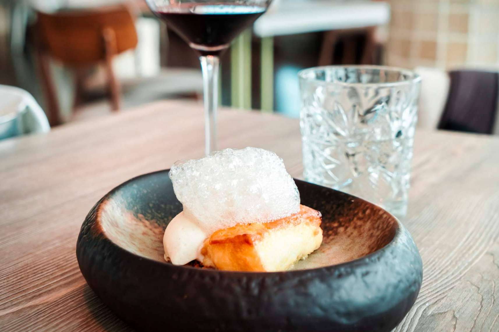 Una cocina de gran altura en Benidorm con Restaurante Belvedere