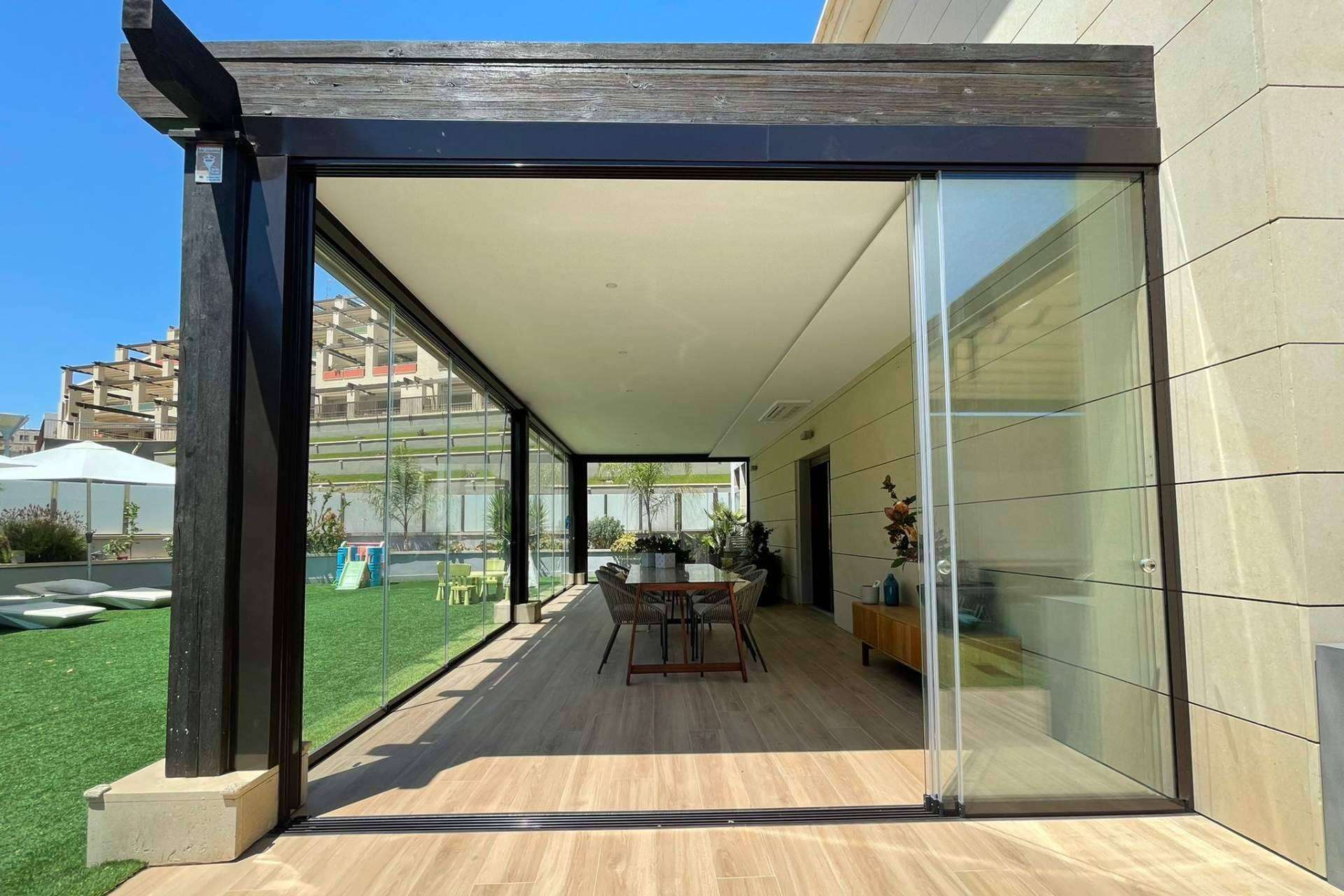 Diseños de cortina de cristal corredera que pone a disposición Airclos