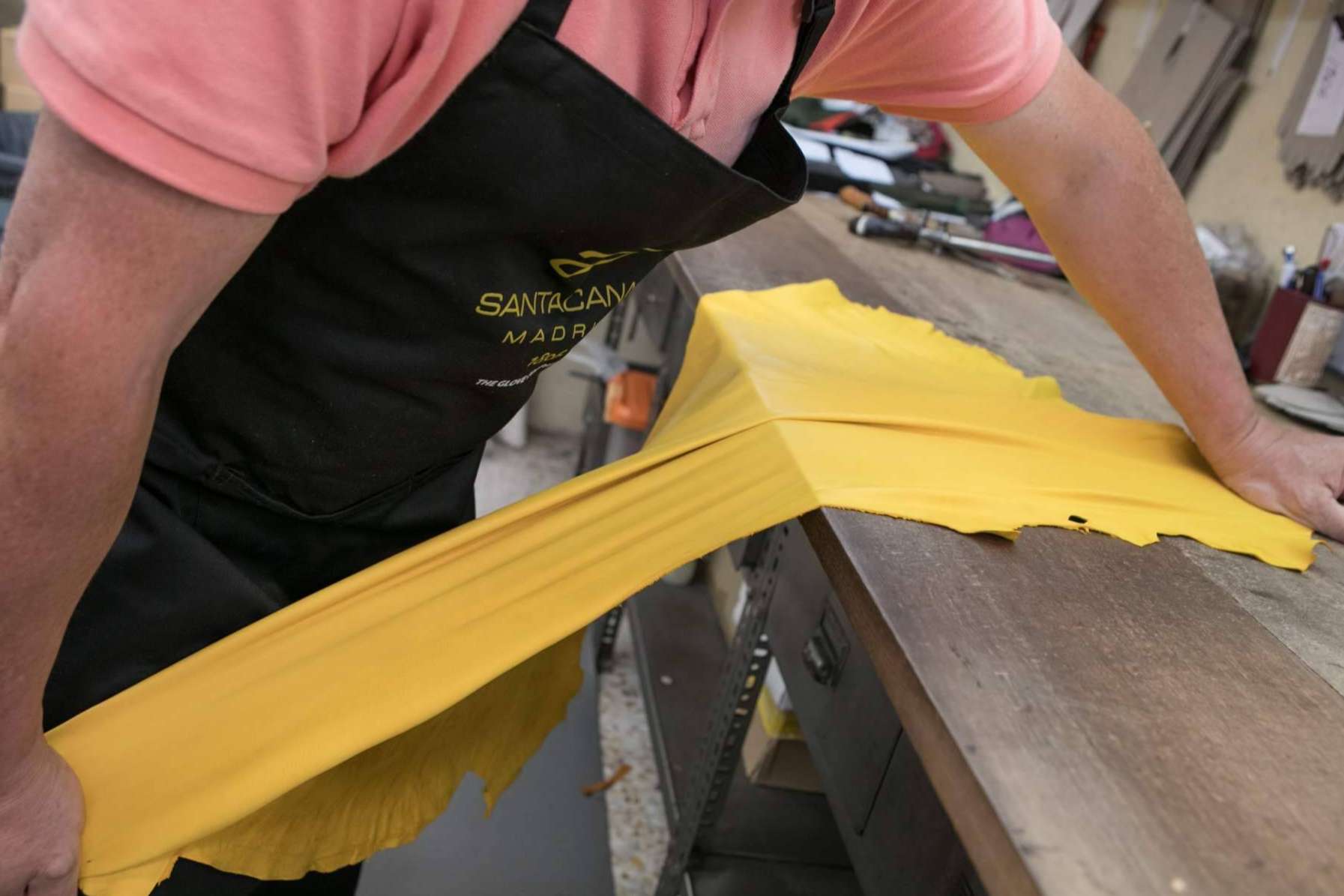 Guantes artesanales de verano en Madrid con Santacana