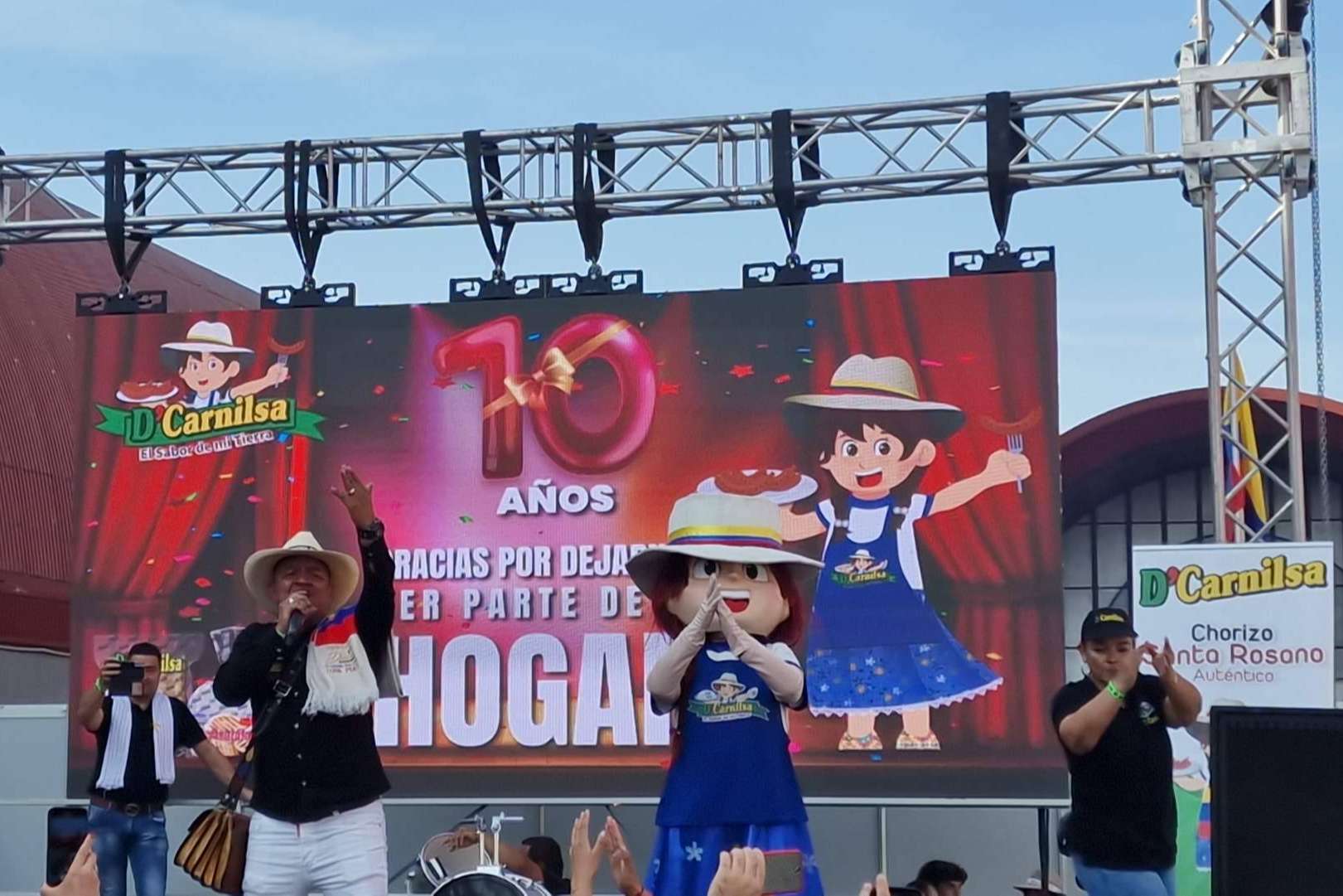 D'Carnilsa lleva el auténtico sabor del chorizo santarrosano de Colombia a España y Europa
