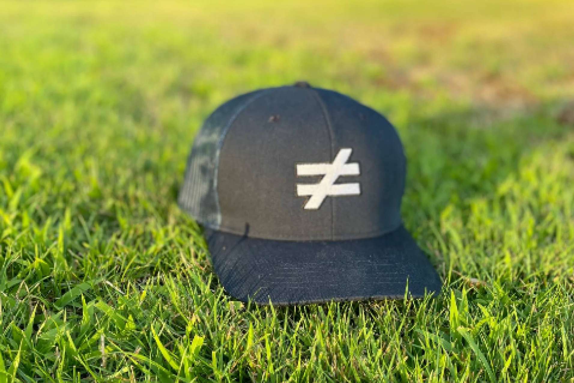 Gran variedad de modelos de gorras de golf en el catálogo de NGB Sports