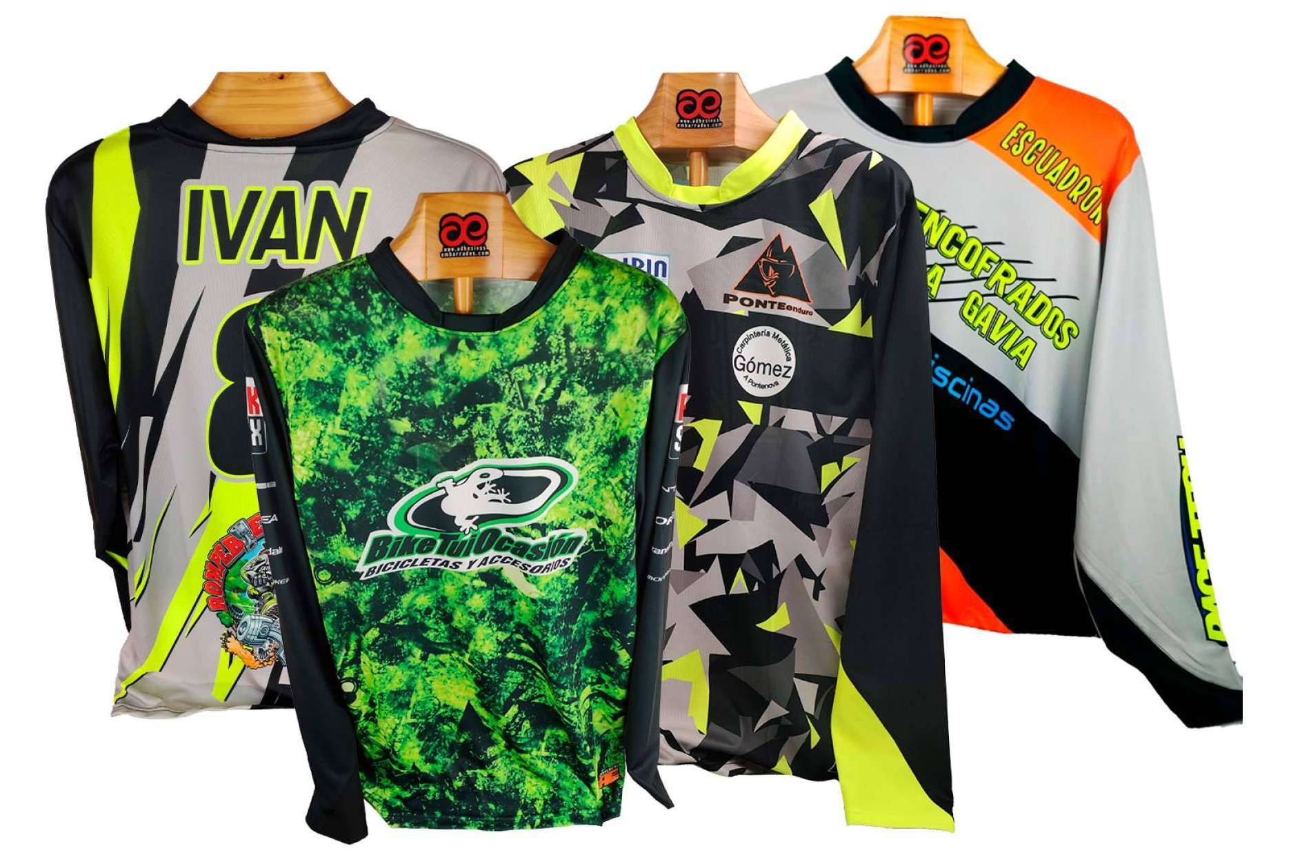 ¿Dónde encontrar ropa personalizada para motos offroad? ADHESIVOSEMBARRADOS