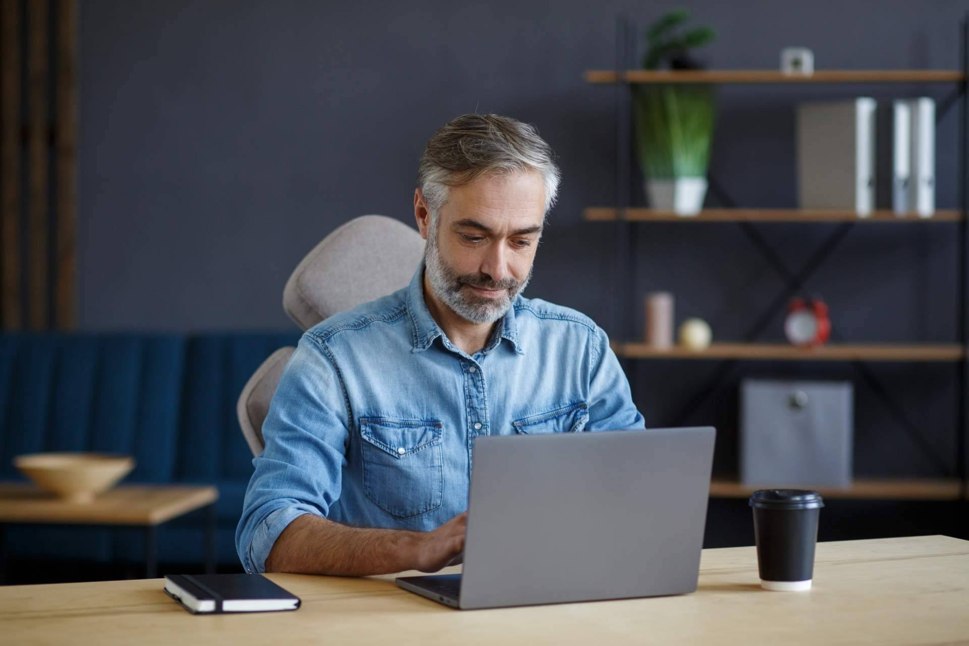 El CEAPS ofrece una formación online de 330 horas de duración para quienes quieren convertirse en peritos de seguros