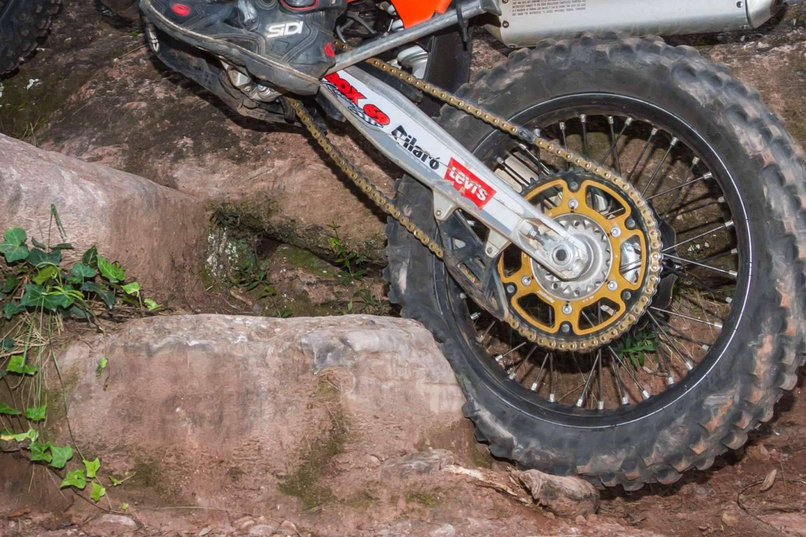 El agarre (grip) de los neumáticos y la frenada en el uso offroad