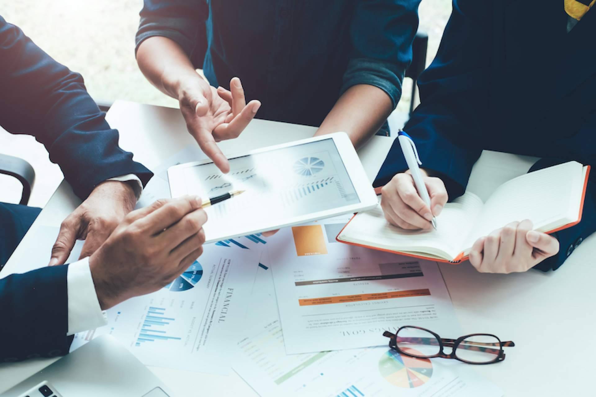 Las microfinancieras enfrentan la intensa competencia y se adaptan a lo digital con el apoyo de la tecnología