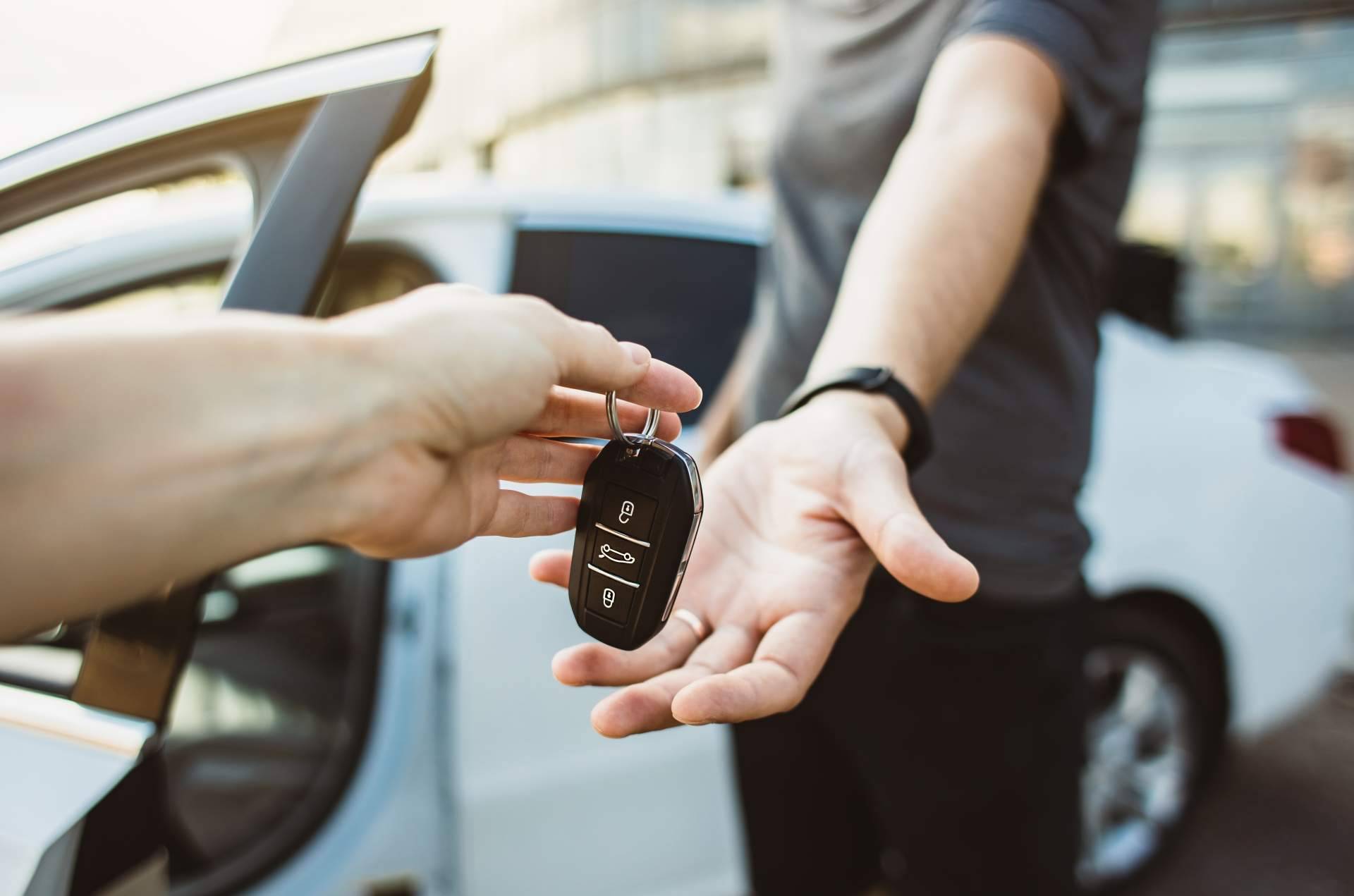 Beneficios del renting de coches eléctricos para particulares