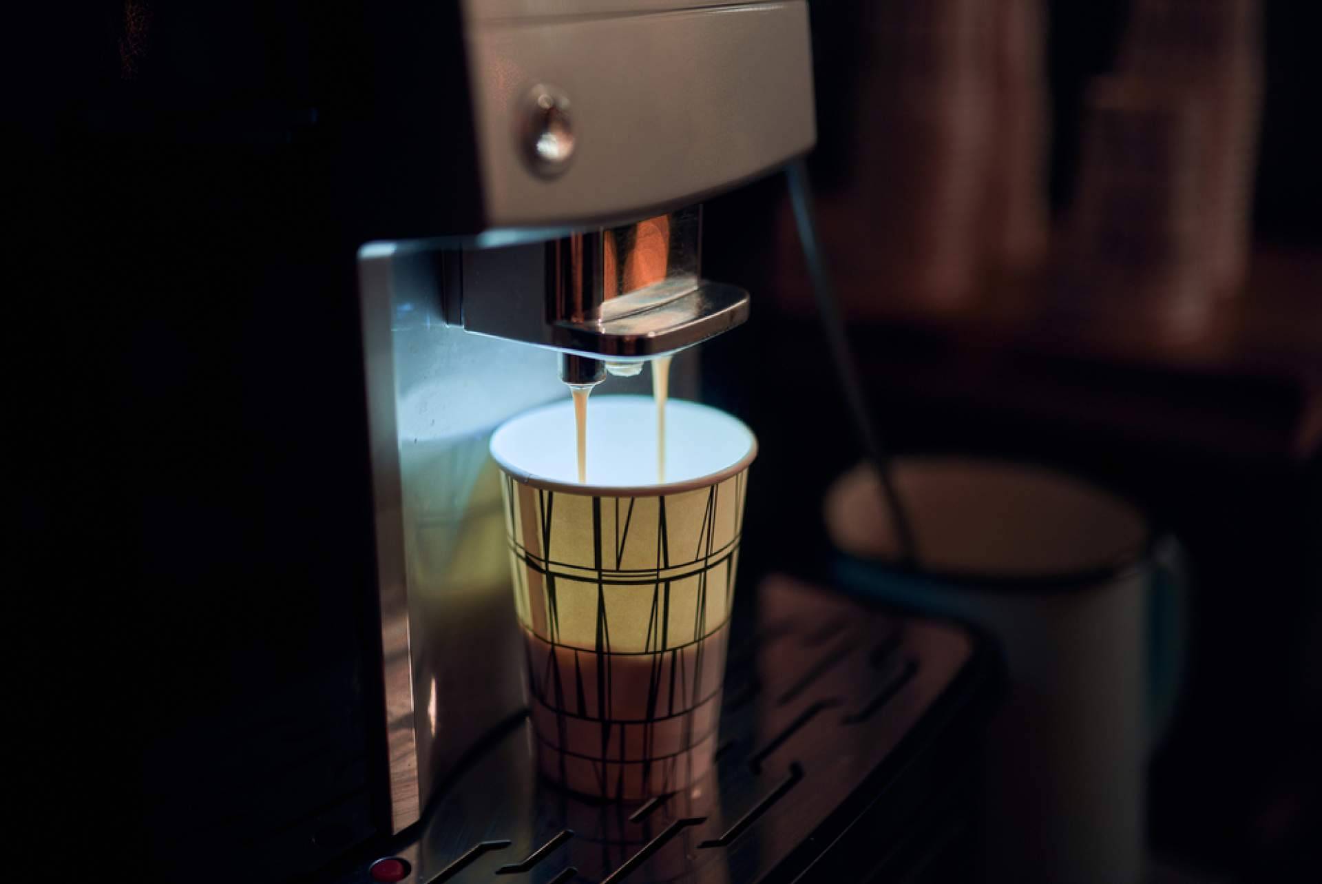 Servicio de máquinas expendedoras de café, de la mano de C&B Señor