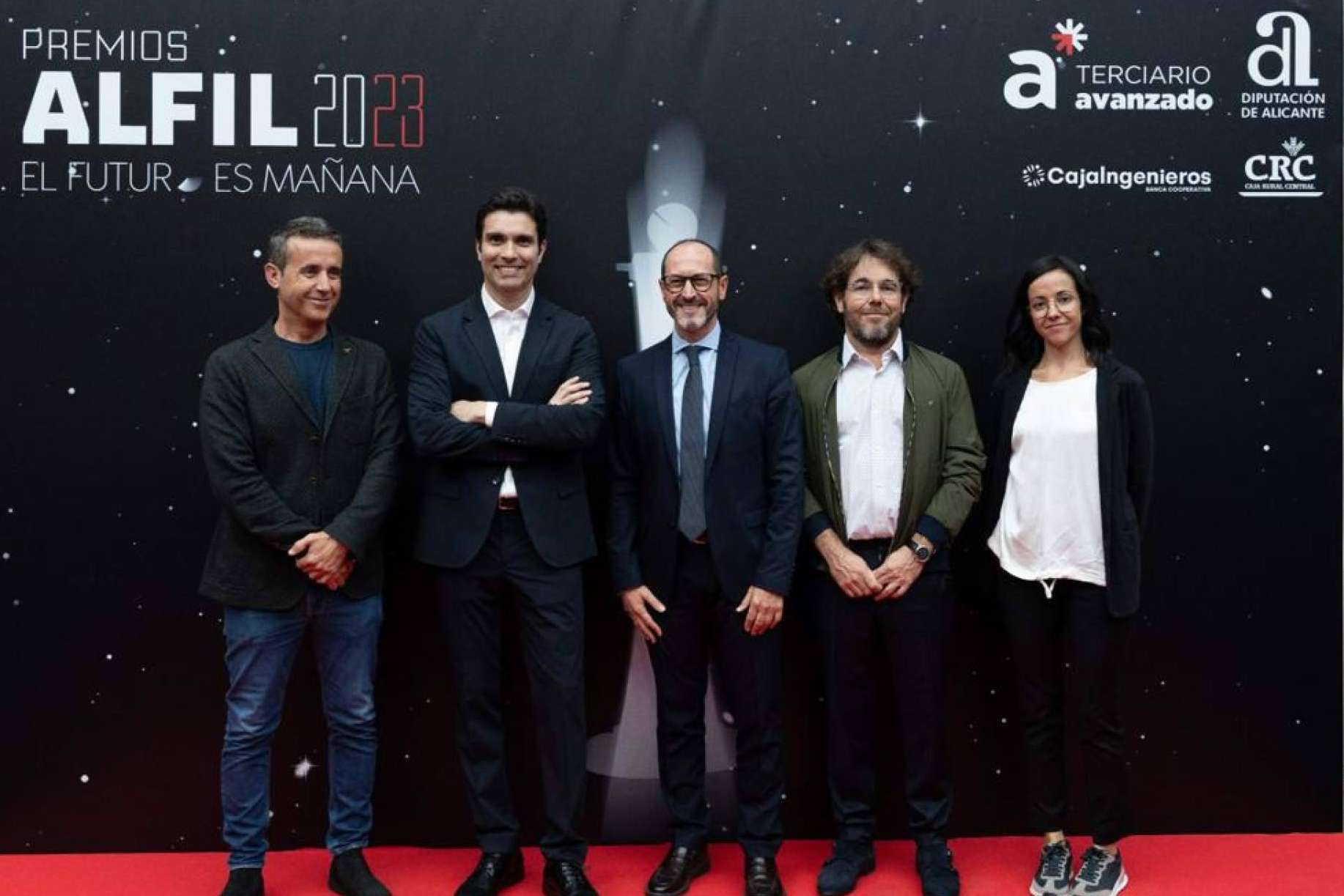 Una empresa de diseño, fabricación y distribución de muñecas de juguete es Muñecas Antonio Juan