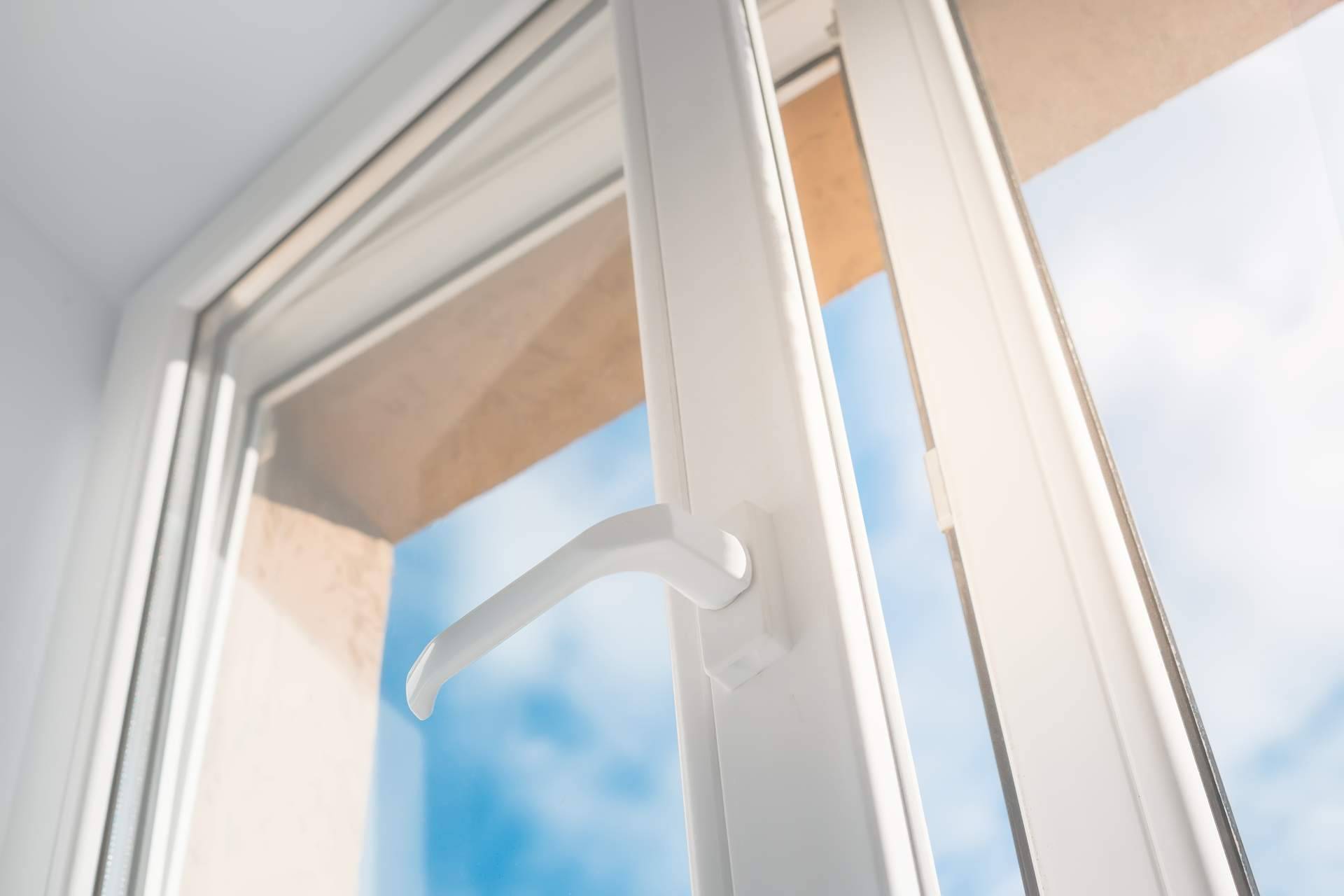 De la mano de FácilReformas, puertas y ventanas exteriores de PVC y aluminio
