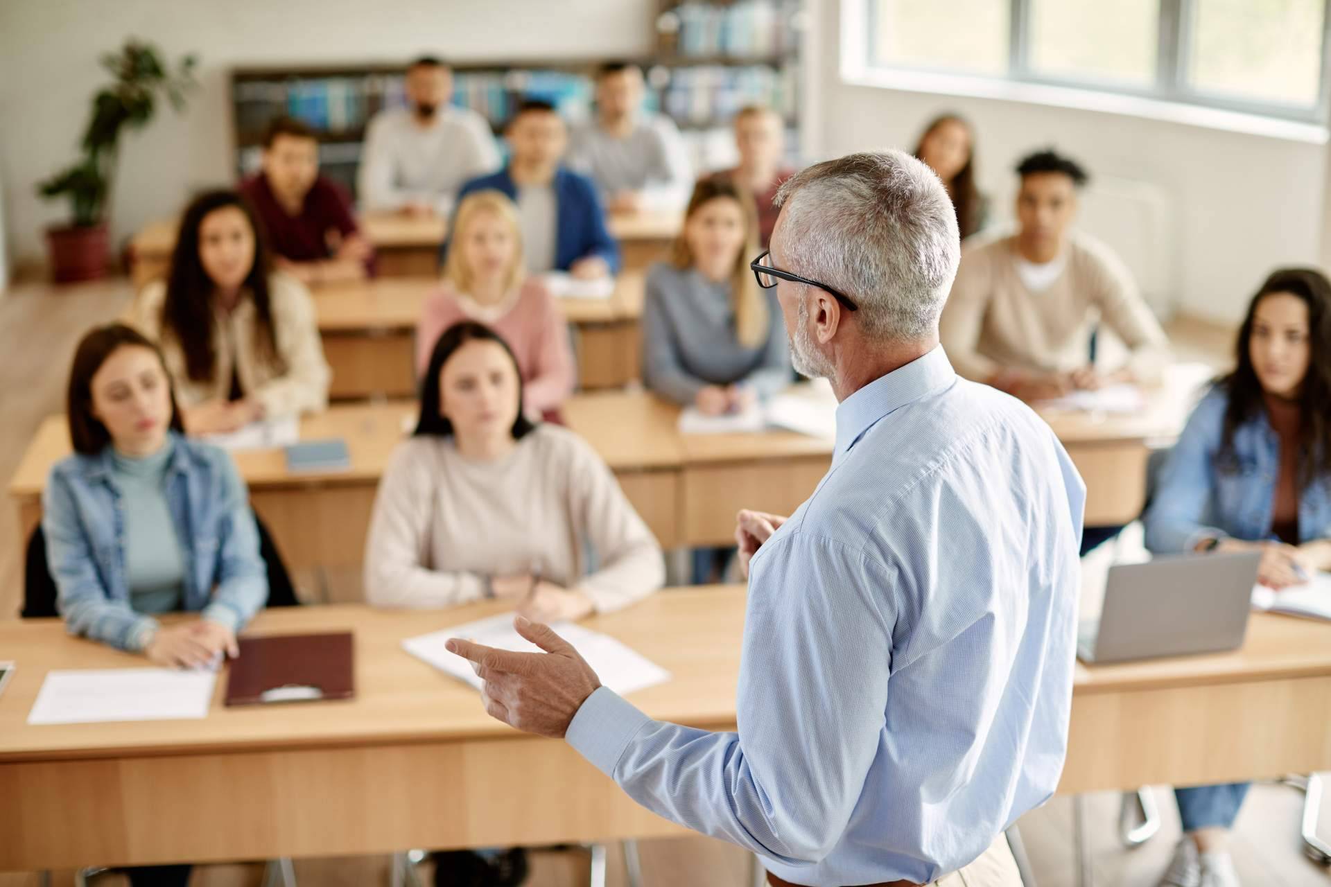 ¿Qué son las Tecnologías TIC, TAC y TEP y qué papel tiene AFOE en su aplicación en el aula?