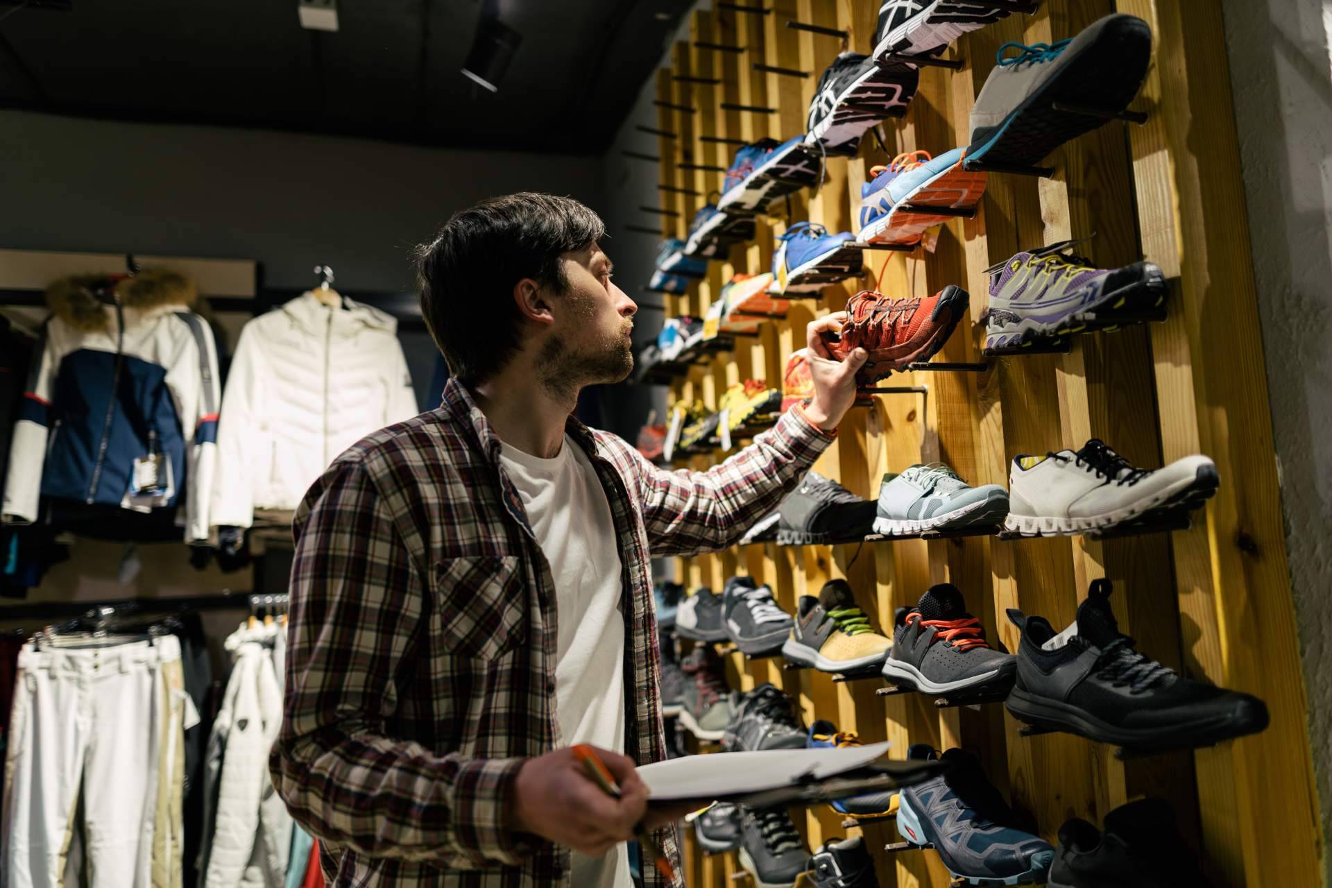 1Best Outlet se suma al deporte con el montaje de tiendas multimarca