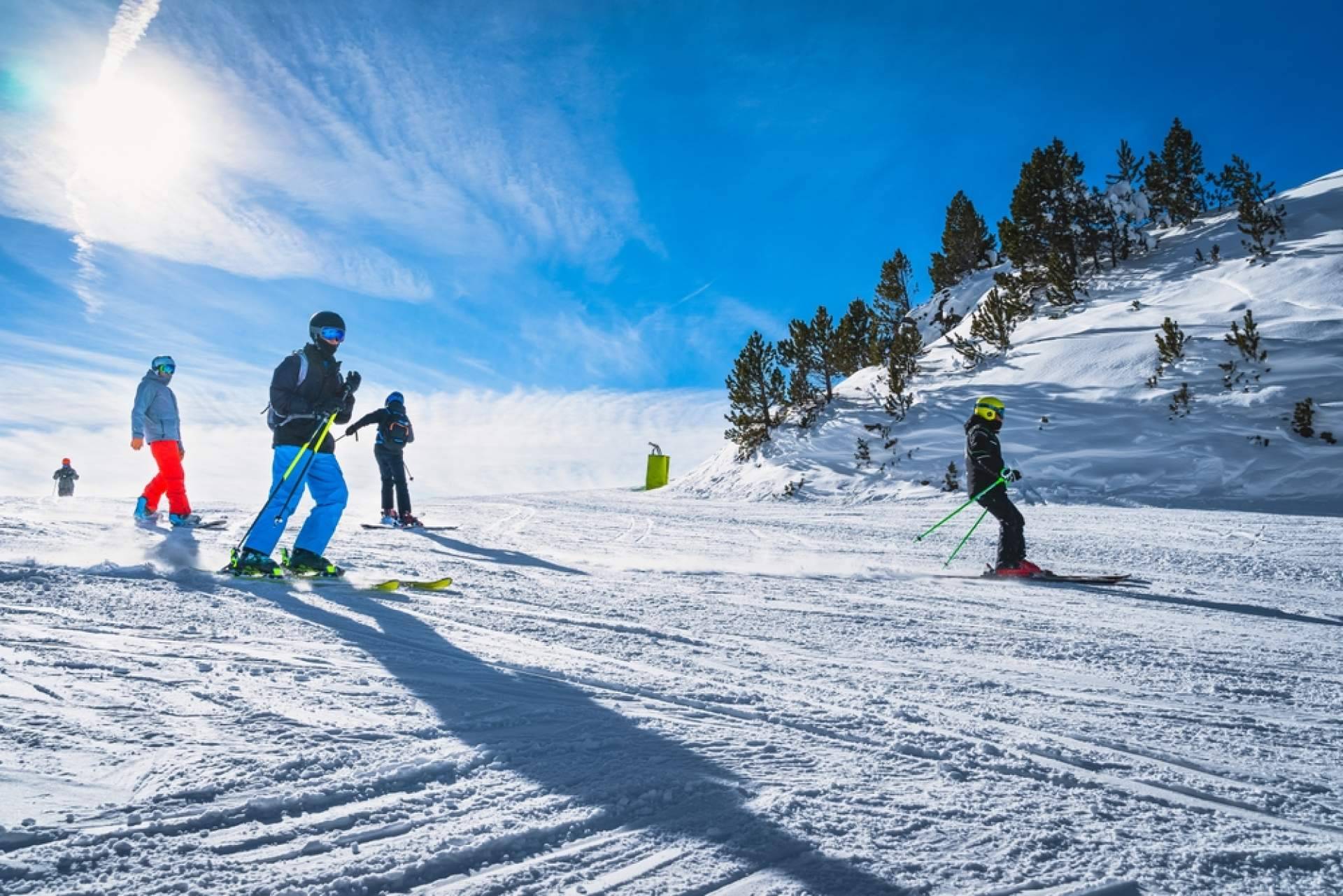 Clases de esquí en Sierra Nevada para todos los niveles con Sierra Nevada Adventure & Ski