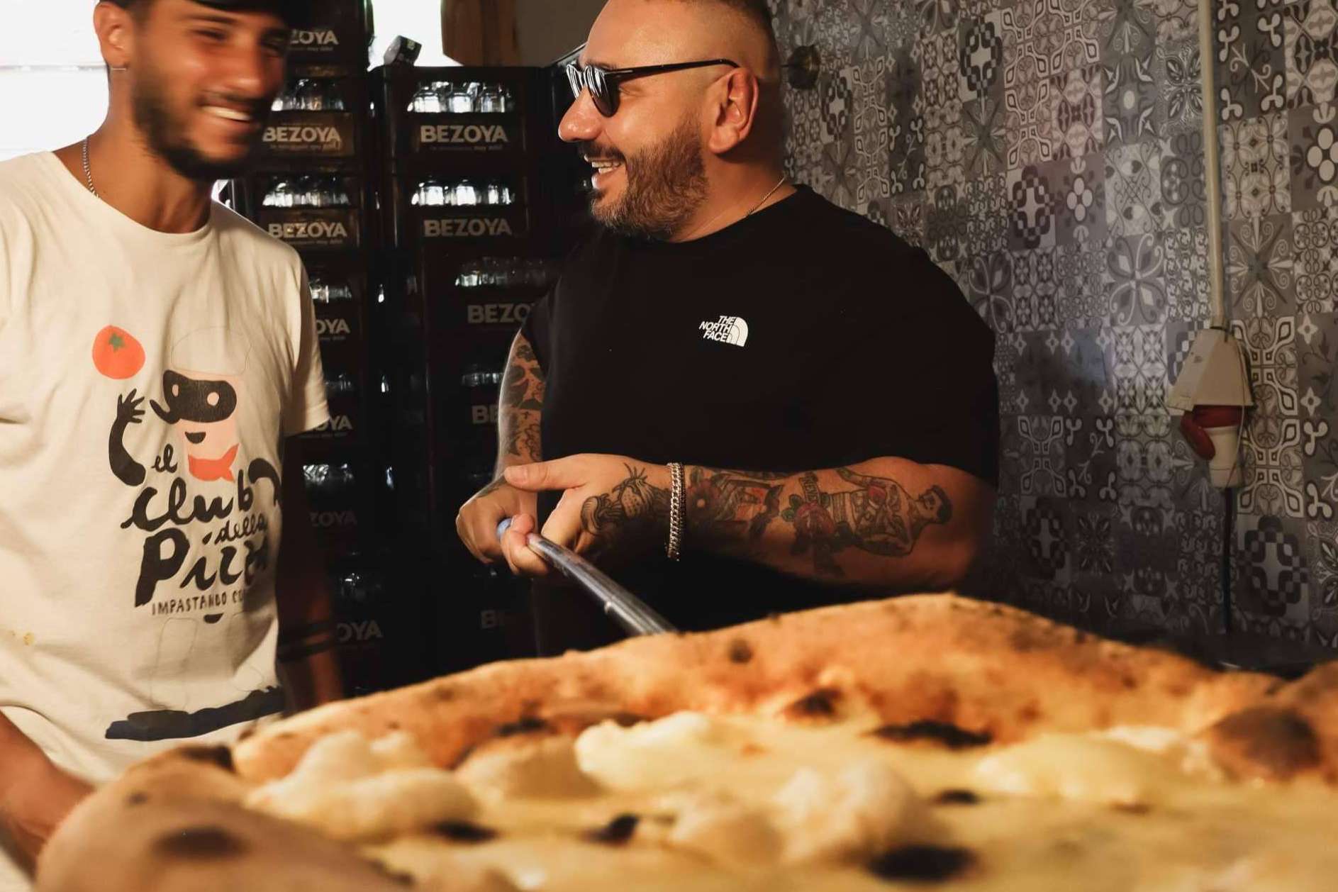 ¿Dónde encontrar un local con tradición y calidad en Barcelona? El restaurante napolitano Spaccanapoli