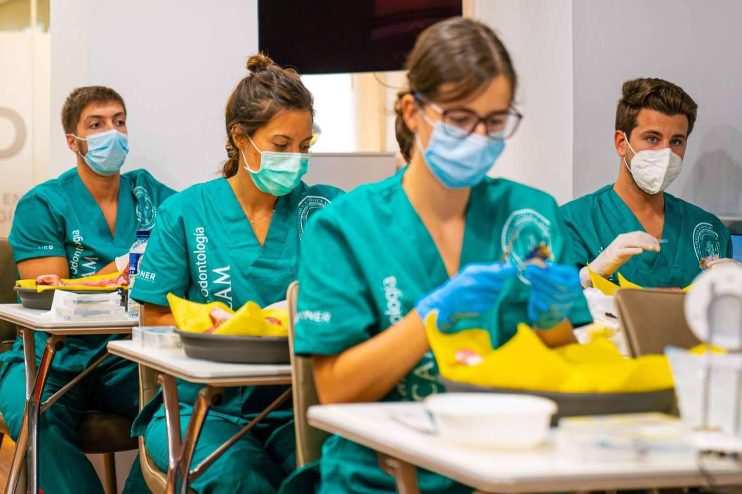 Estudiar un máster en cirugía, implantología y periodoncia en PgO UCAM