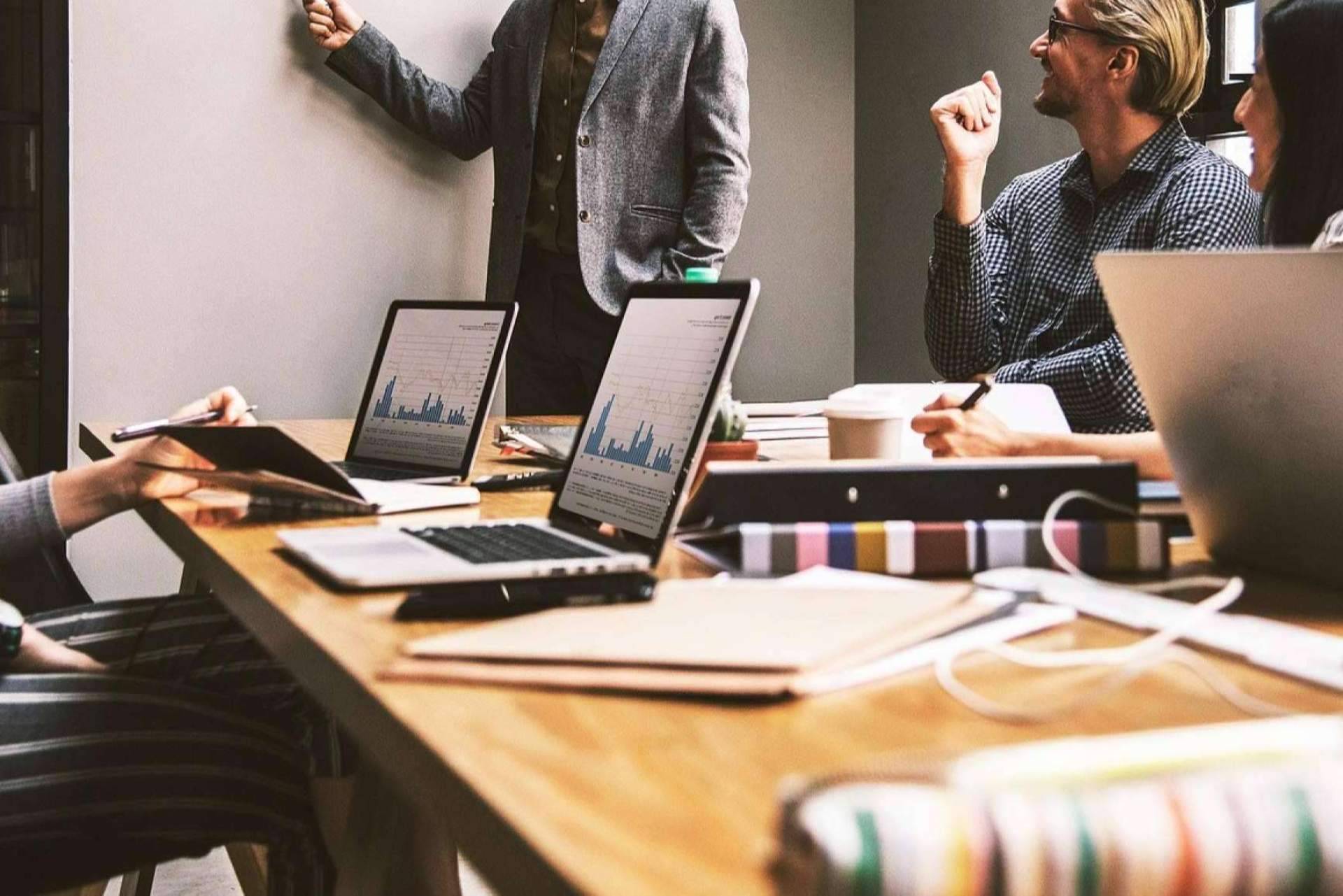 Los especialistas de Ernest Carballido ofrecen servicios de diseño gráfico y marketing