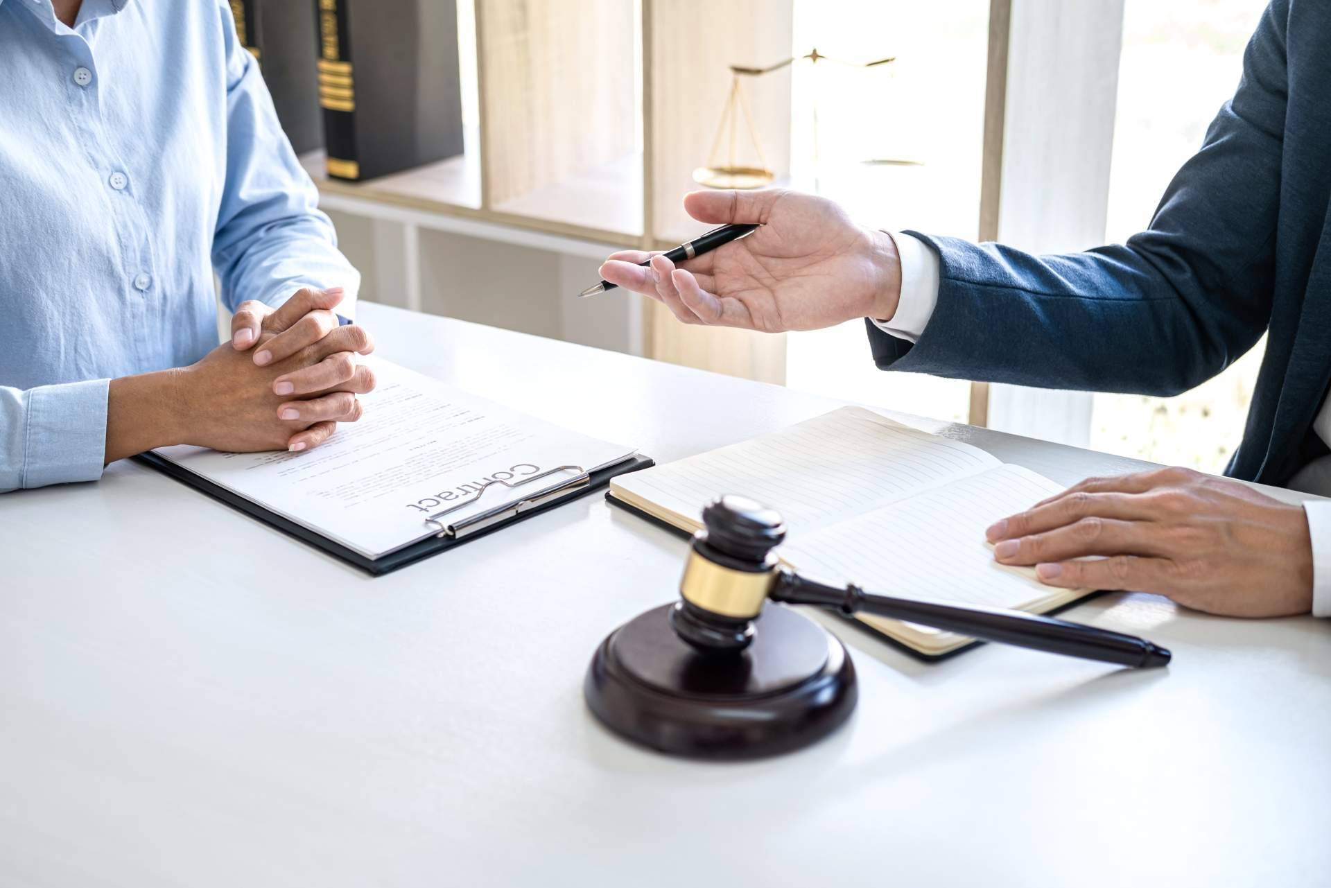 Oportuna Legal ofrece información importante sobre temas legales financieros asociados a tarjetas de crédito e hipotecas