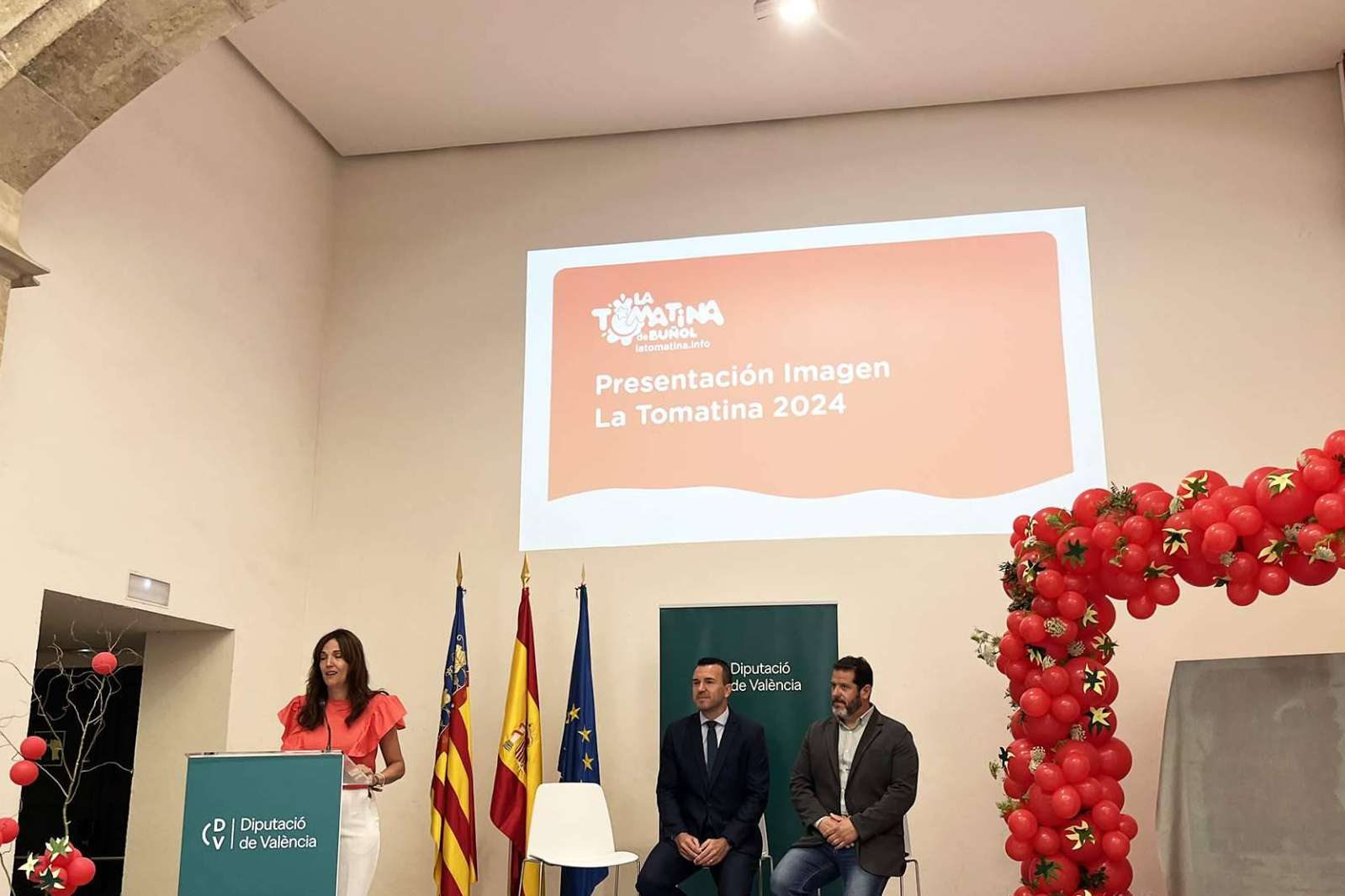 Buñol presenta en Valencia la nueva imagen de La Tomatina 2024