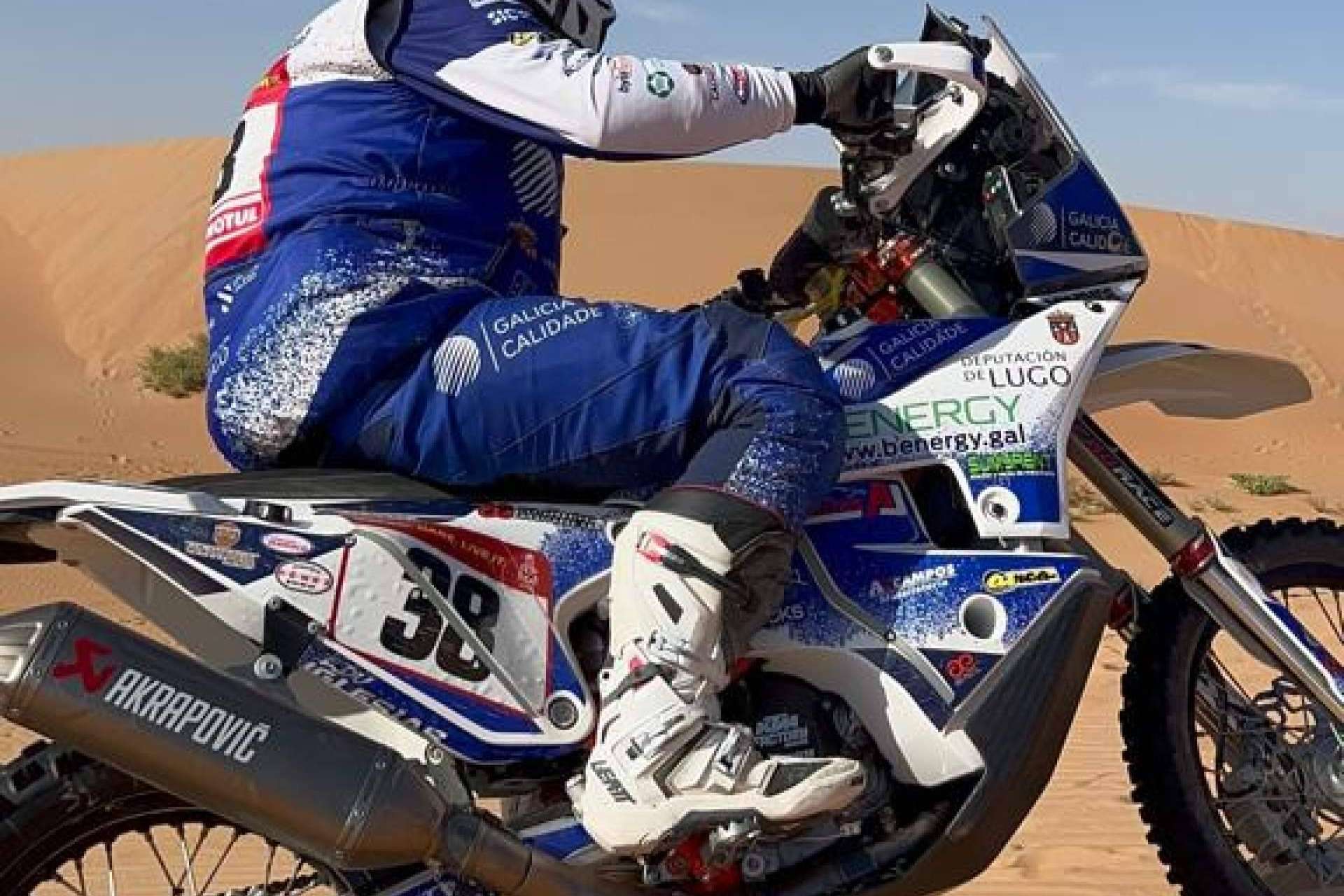 ADHESIVOSEMBARRADOS  dispone de kits de adhesivos para motos para destacar en cualquier competencia