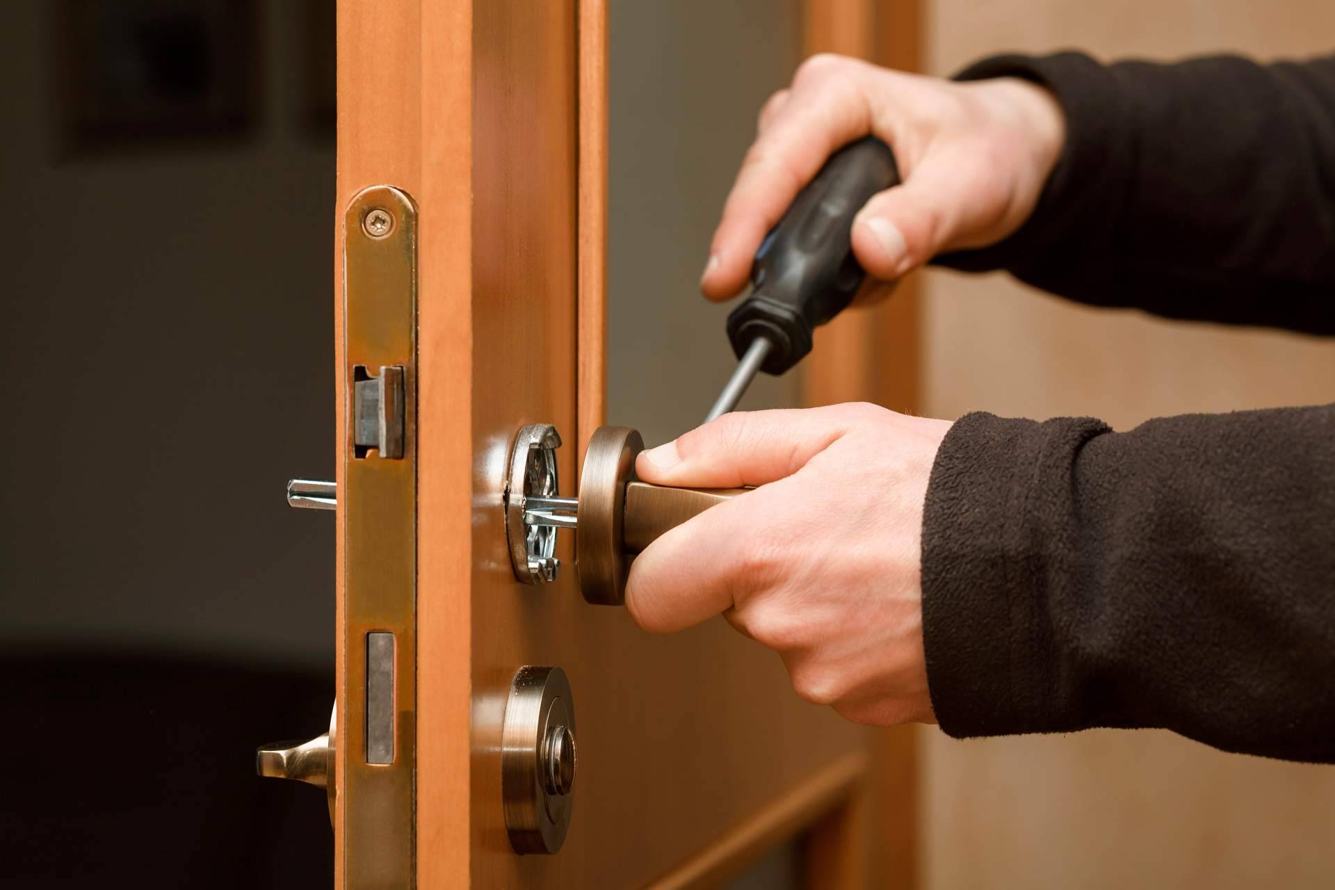 Soluciones González, especialistas en servicios de cerrajería las 24 horas del día en Alicante