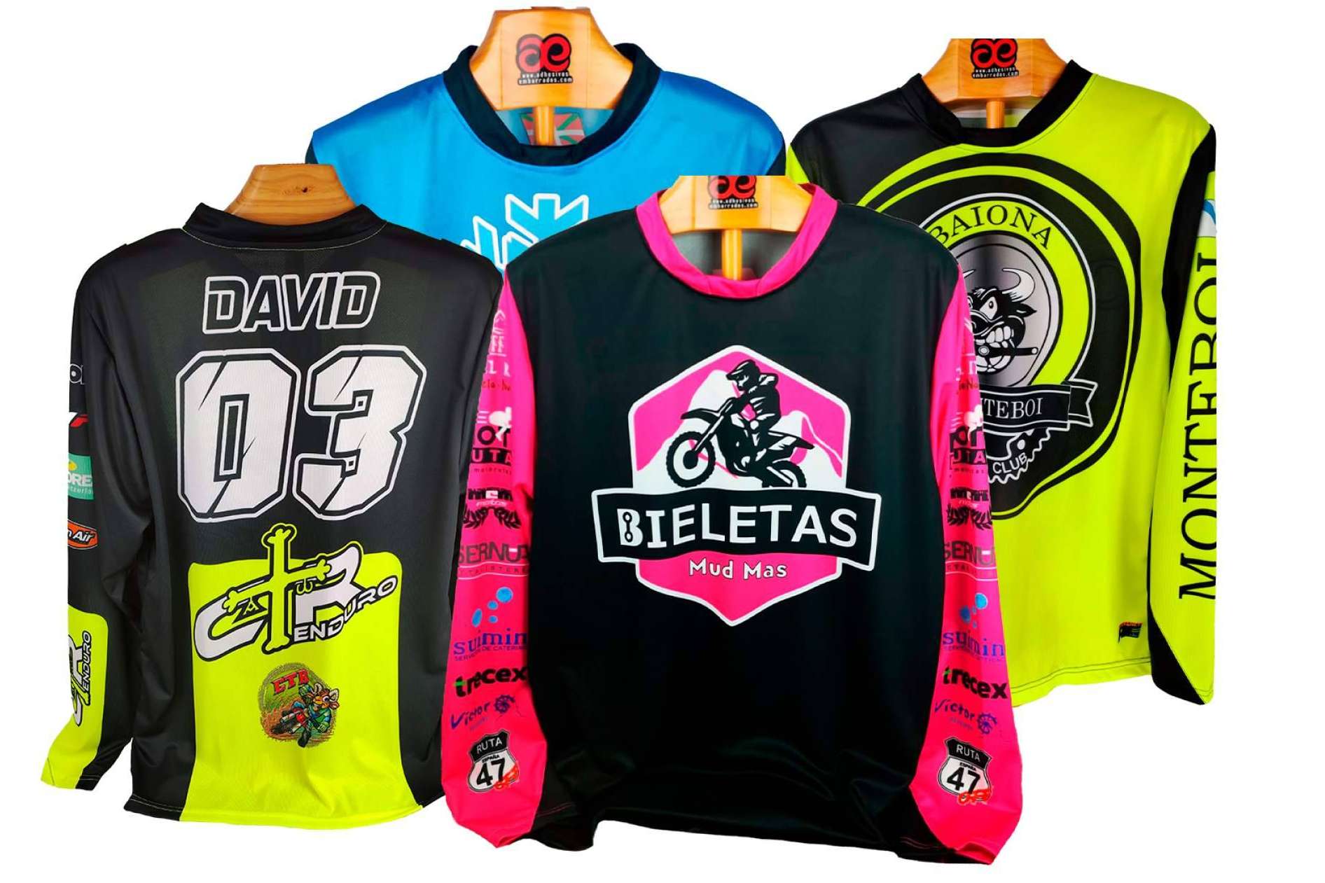 Equipación completa para pilotos offroad con el catálogo de ADHESIVOSEMBARRADOS