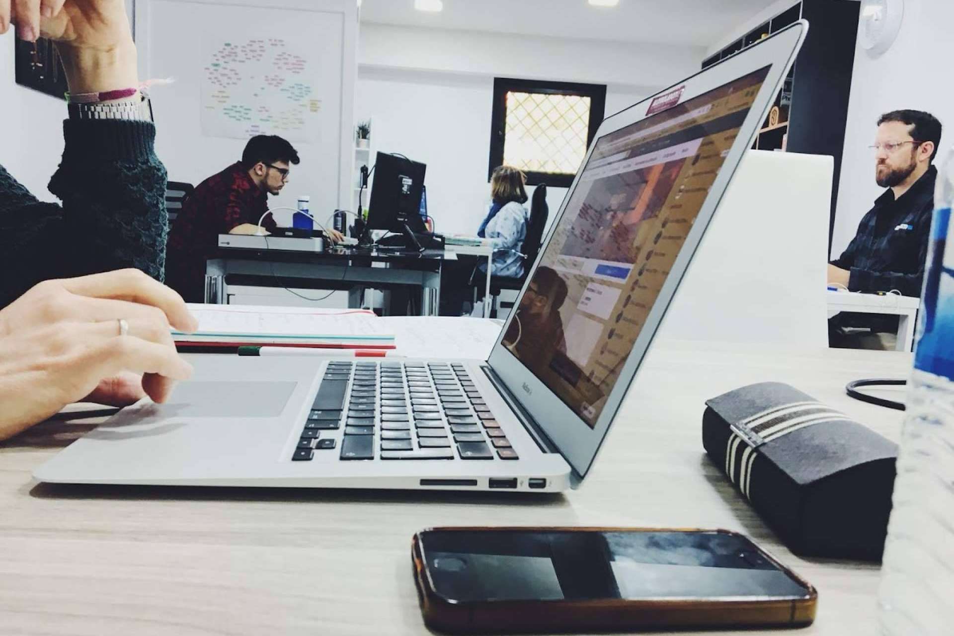 Soluciones de marketing actualizadas y adaptas al mercado extremeño, con Alotrolado