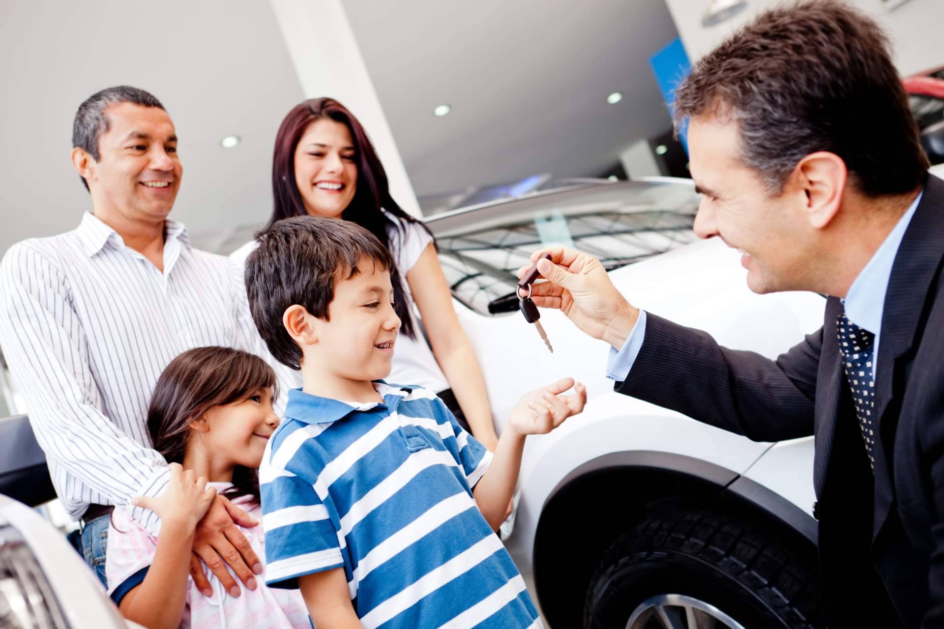Ahura Motor impulsa la venta de coches de ocasión en Tenerife con garantía y confianza