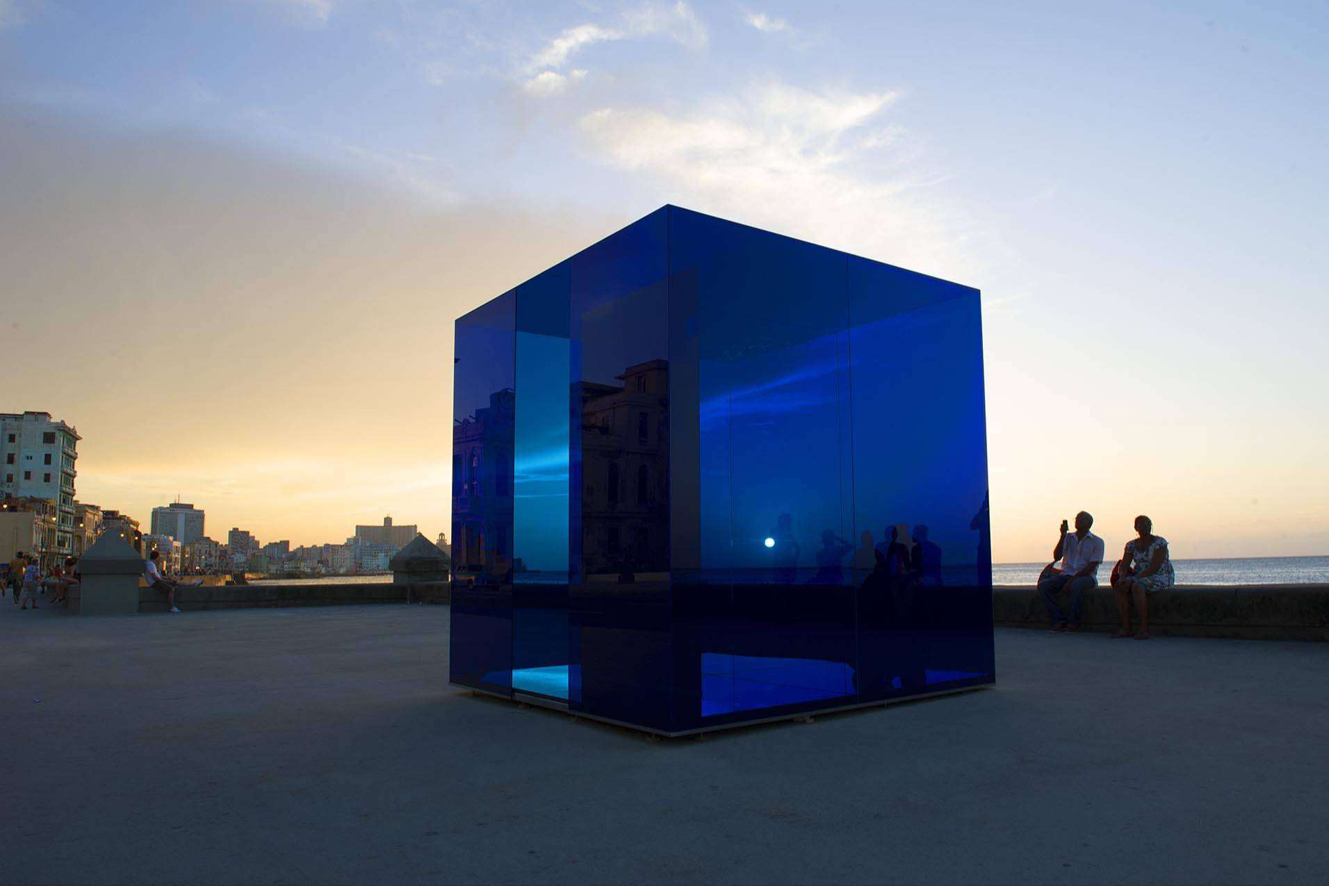 Cubo Azul de Rachel Valdés, una experiencia sensorial que desafía la percepción