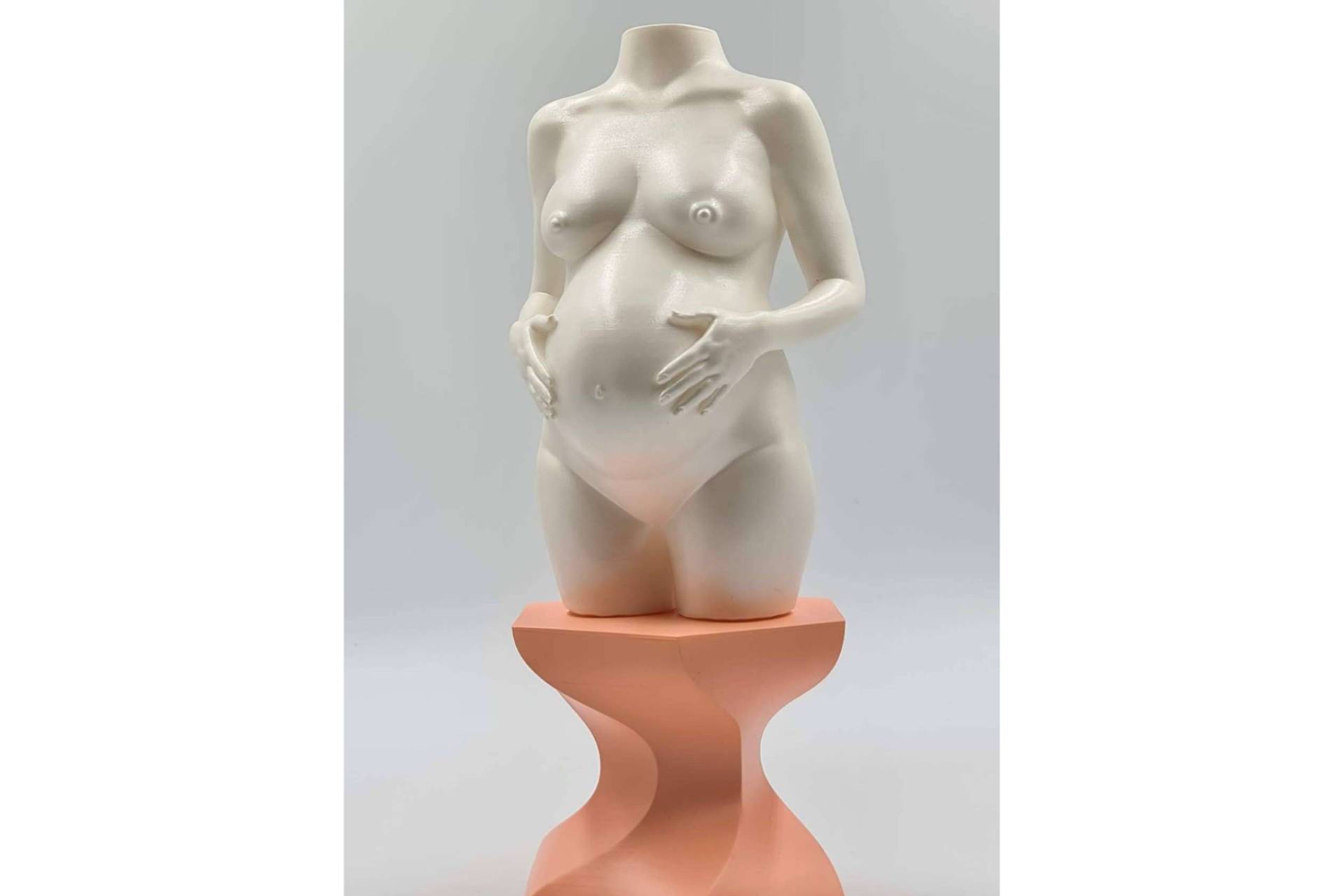 La escultura de embarazo como regalo inolvidable, la propuesta de BustosPersonalizados
