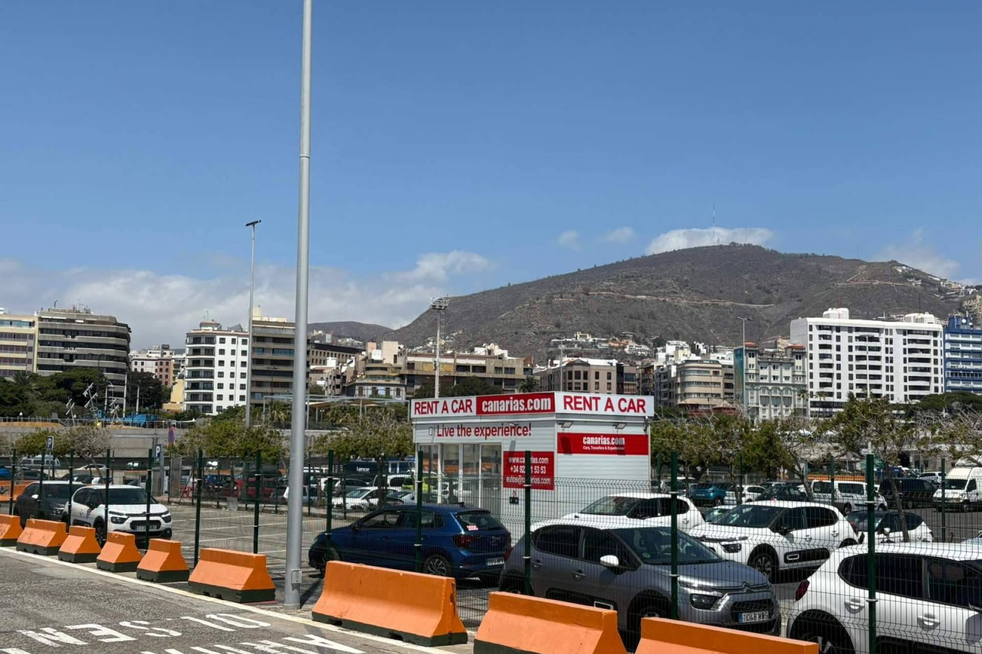 Oficinas de Canarias.com en Puerto de Santa Cruz para cruceristas que quieran conocer Tenerife a su aire