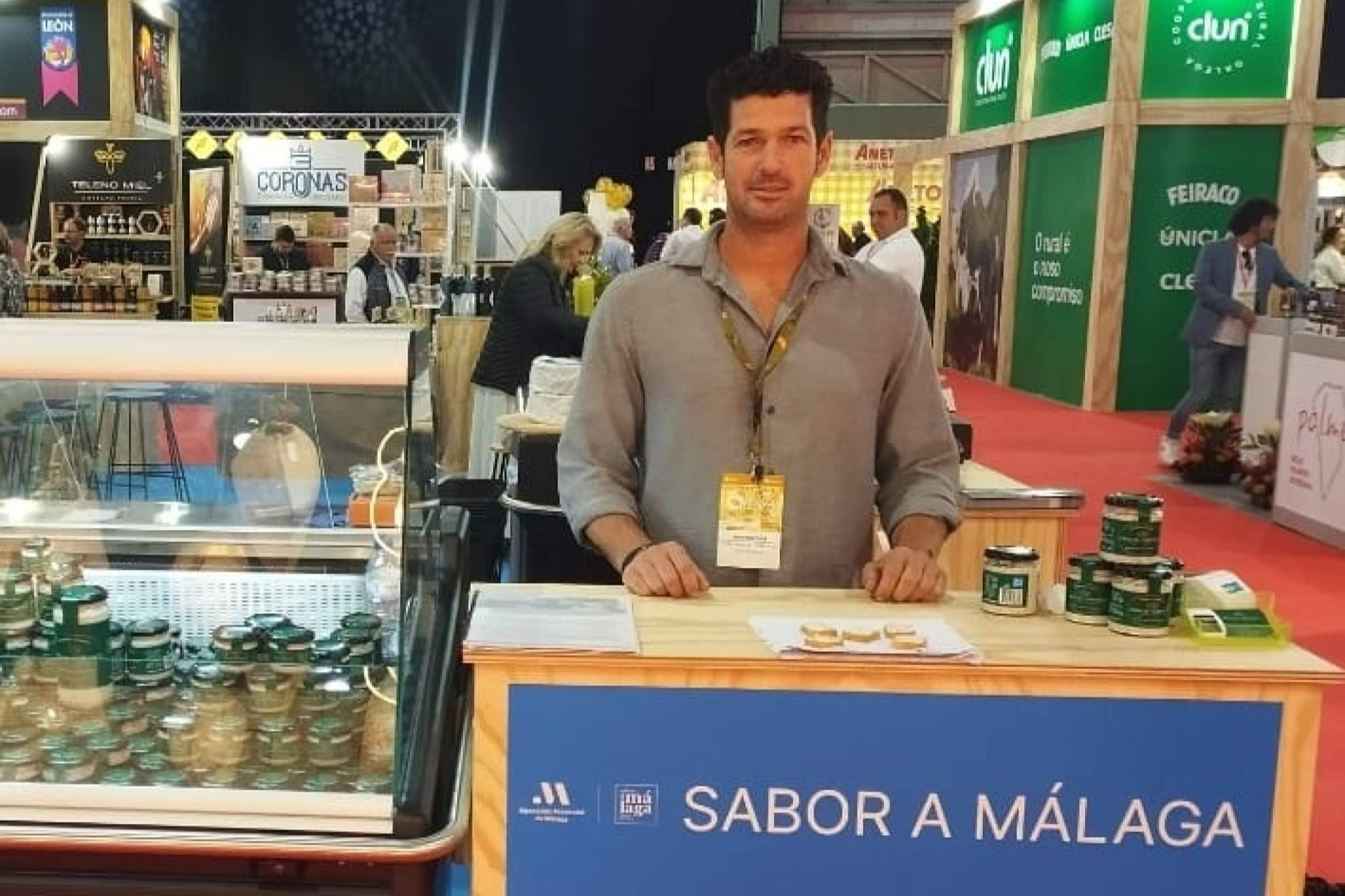 Doña Amelia recupera el sabor original del ajoblanco con una receta familiar artesanal en Málaga