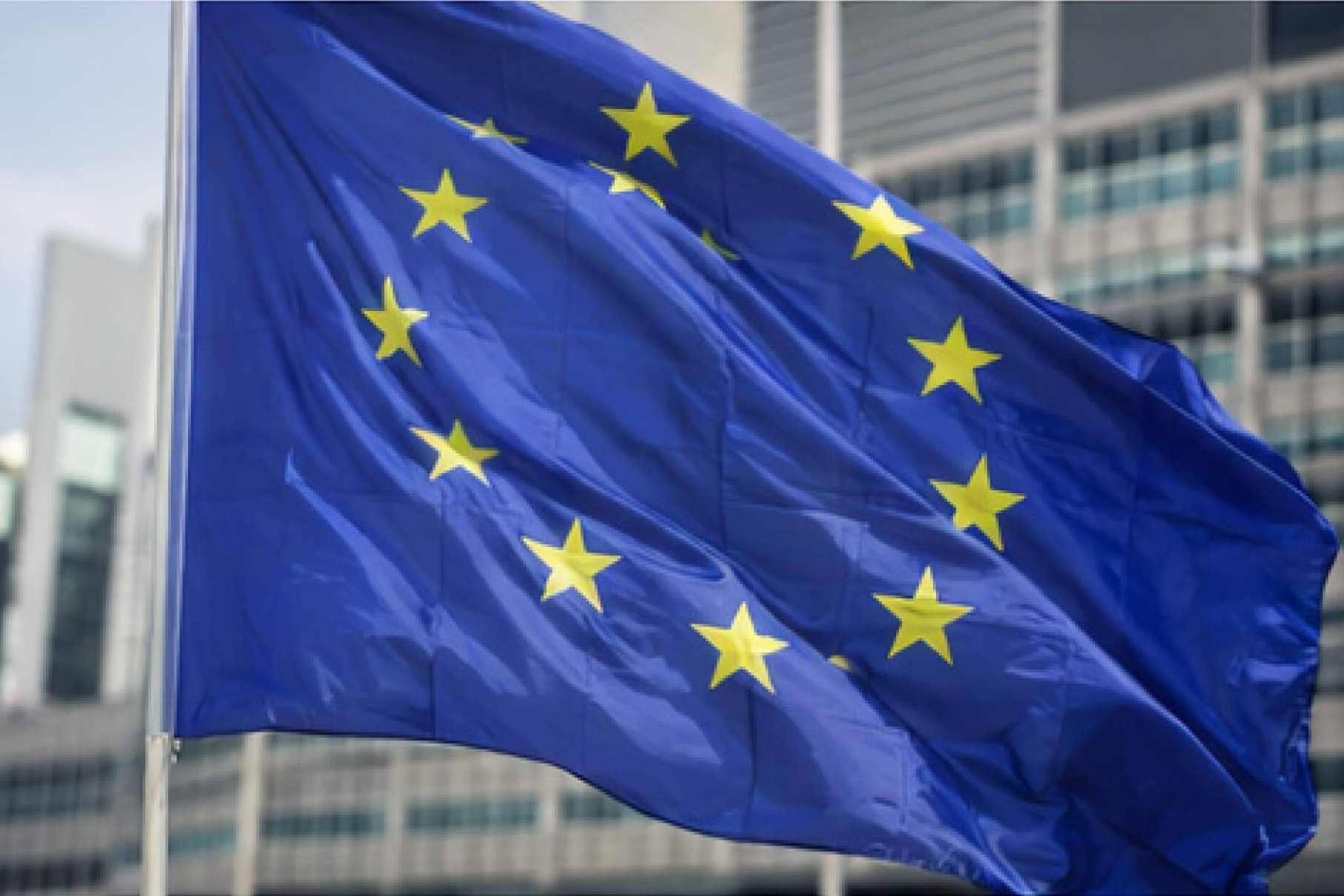 La Comisión Europea introduce un modelo híbrido de emisiones para los vehículos nuevos desde 2035