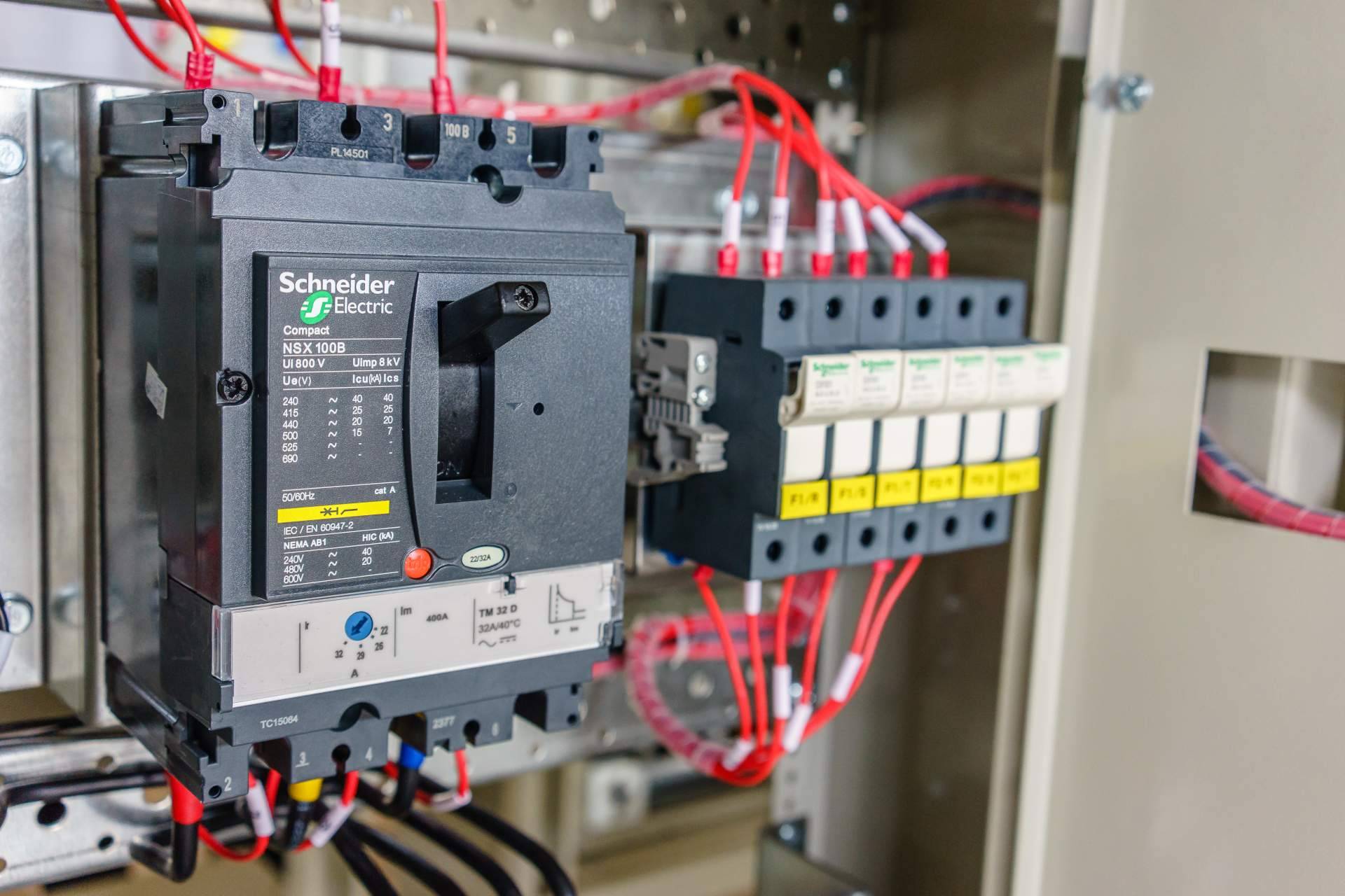 Cadenza Electric ofrece más de mil referencias Schneider Electric con precios competitivos en su tienda online