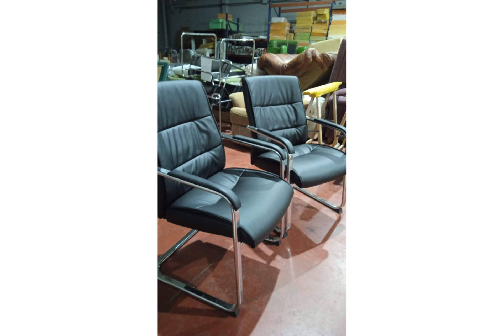 Renovar muebles sin comprar nuevos; guía práctica con tapicero a domicilio Madrid para sofás, sillas y cabeceros