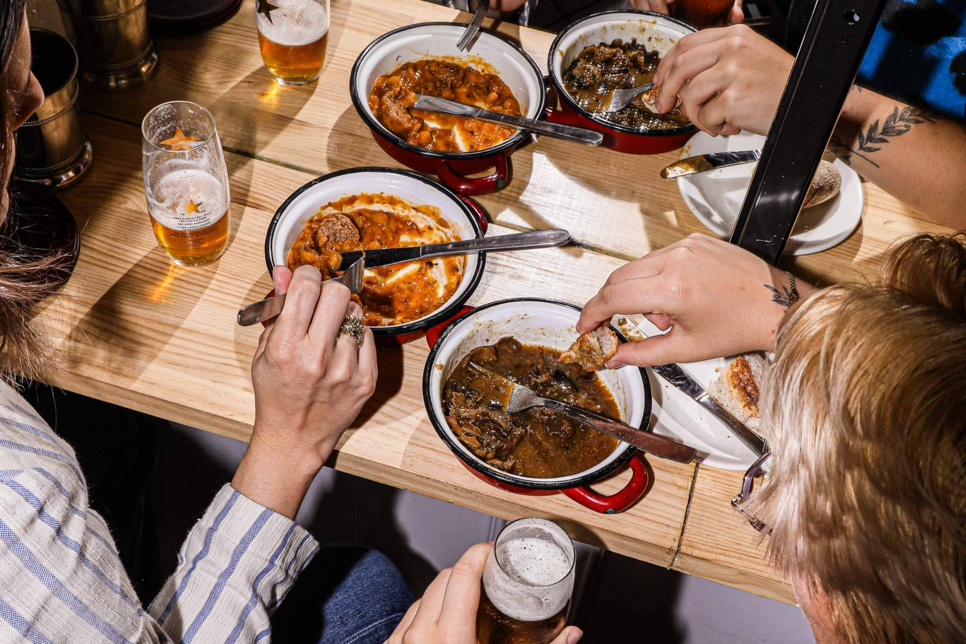 Llenar entre semana sin descuentos; el cambio que está transformando la restauración